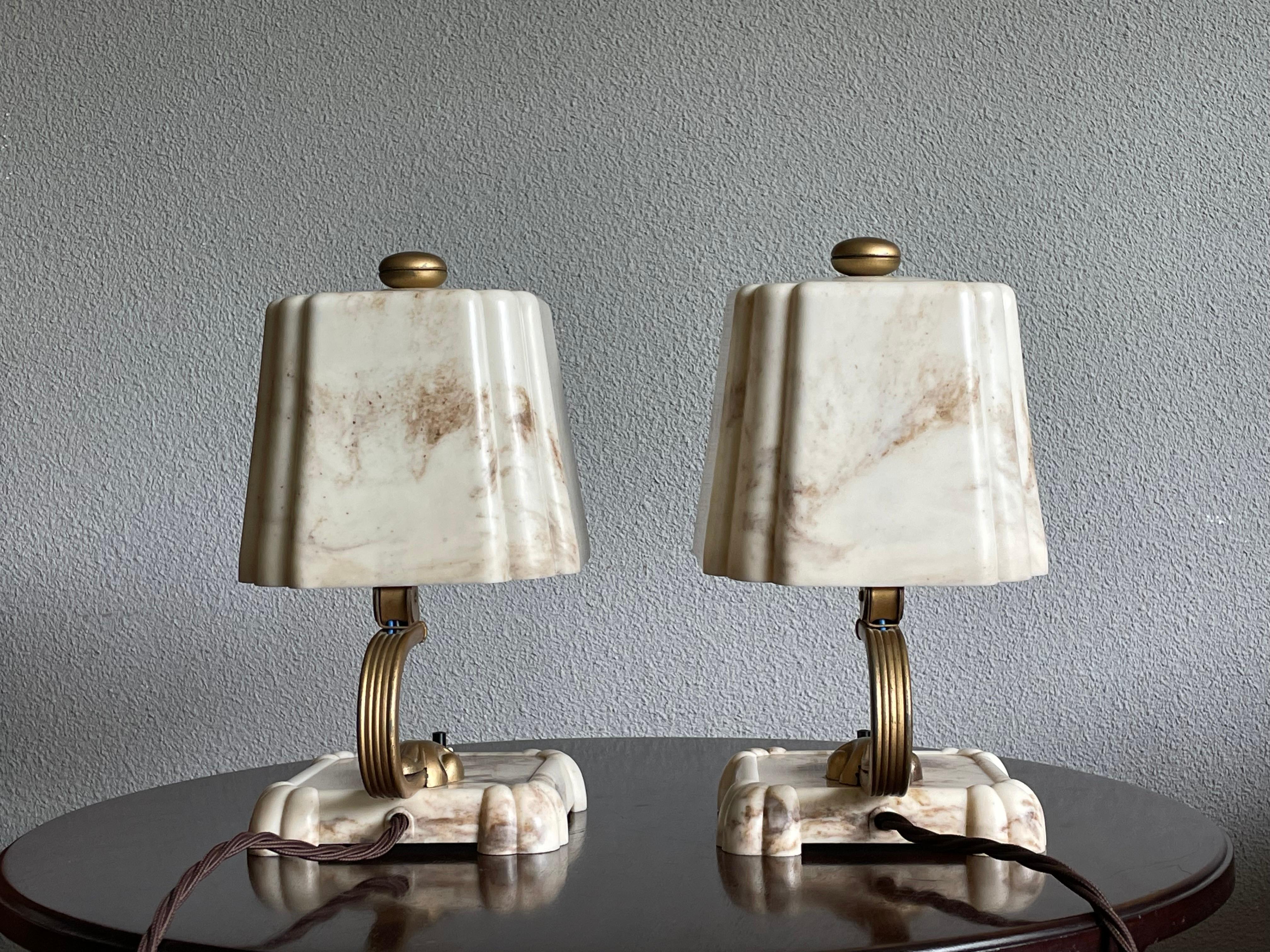Stunning and Rare Pair of 1930s Art Deco Table or Bedside Lamps Made of Bakelite 10