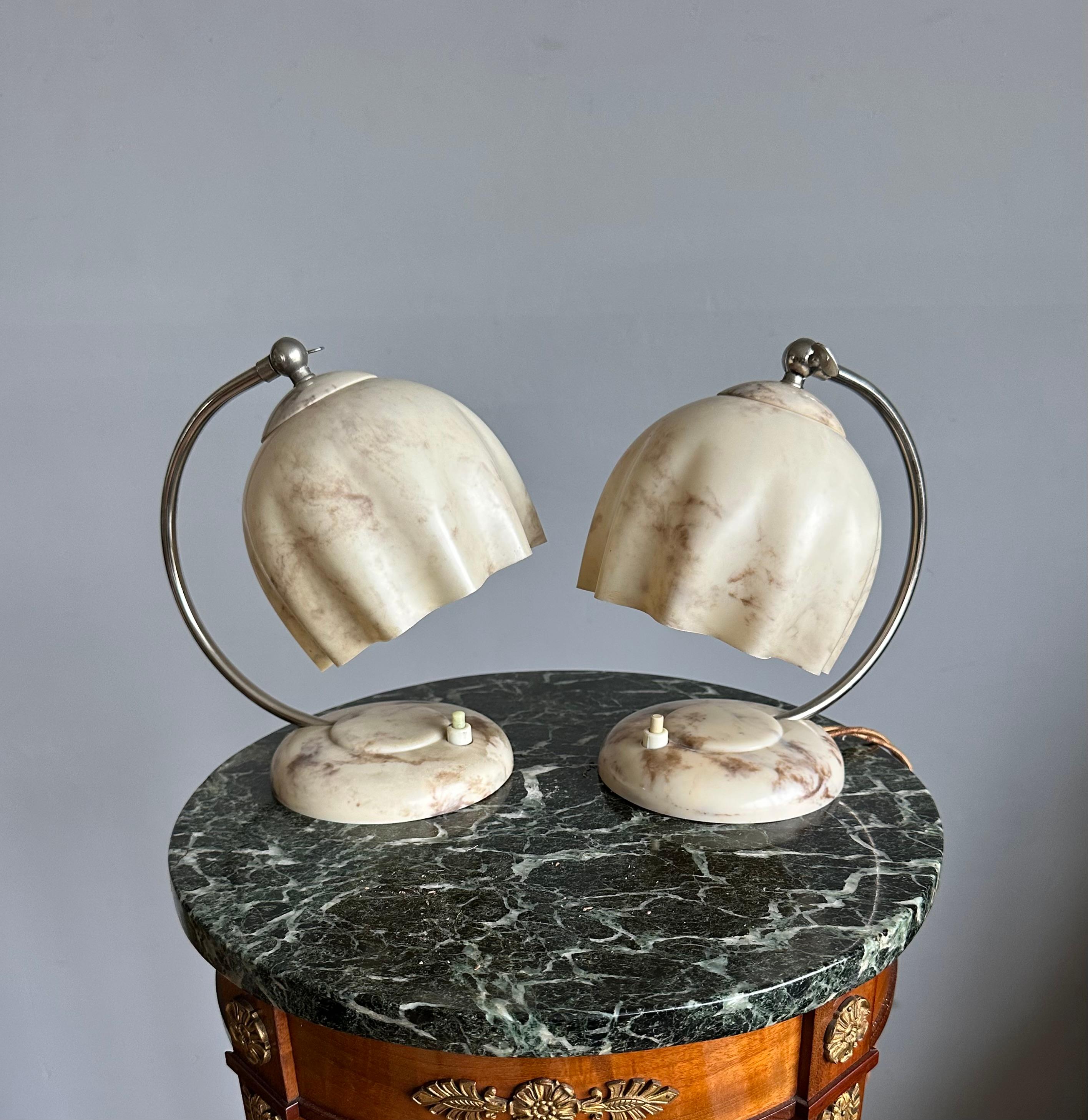 Atemberaubendes und seltenes Paar Art Deco Tisch- oder Nachttischlampen aus Bakelit aus den 1930er Jahren im Angebot 9