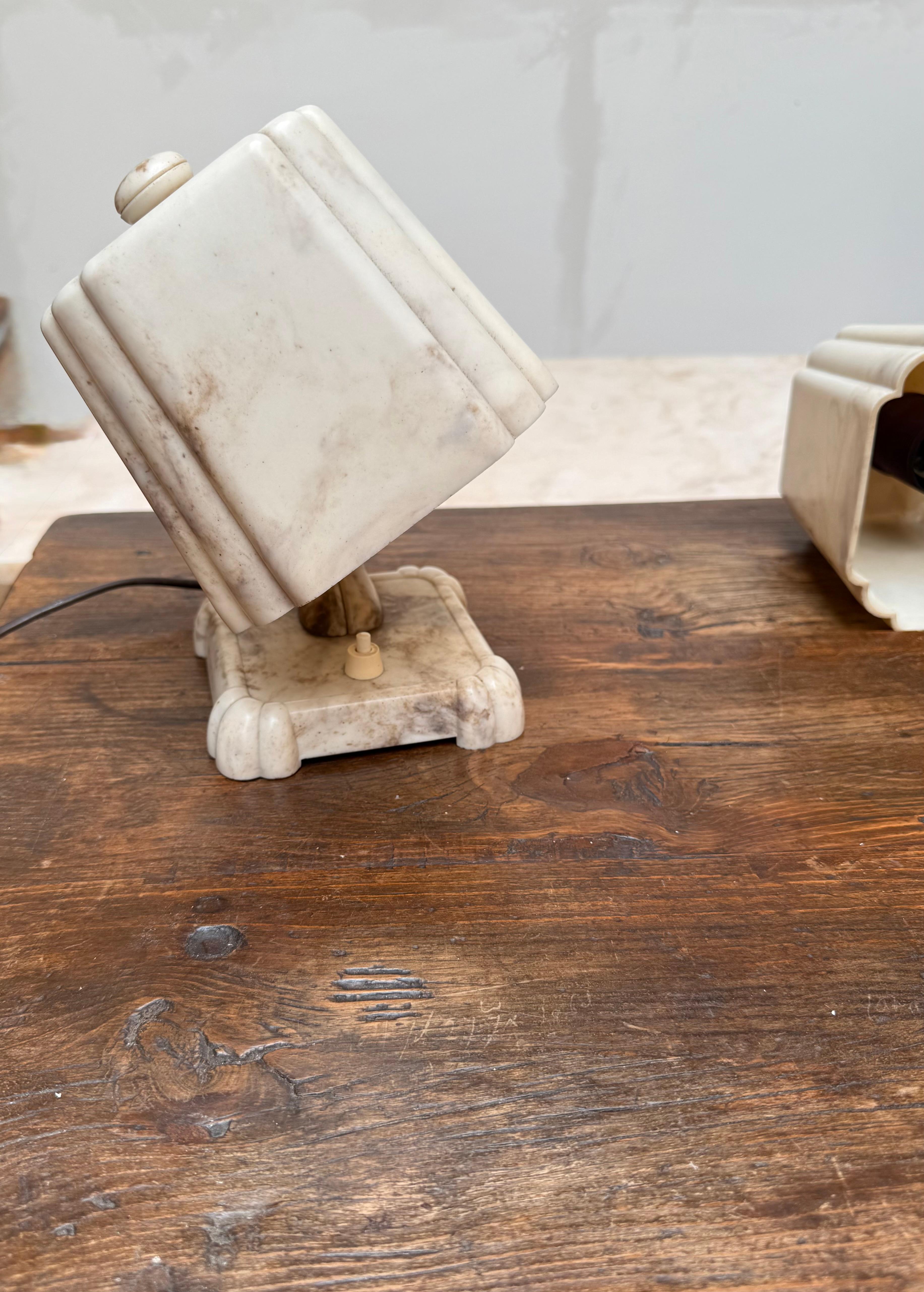 Stunning and Rare Pair of 1930s Art Deco Table or Bedside Lamps Made of Bakelite im Angebot 10