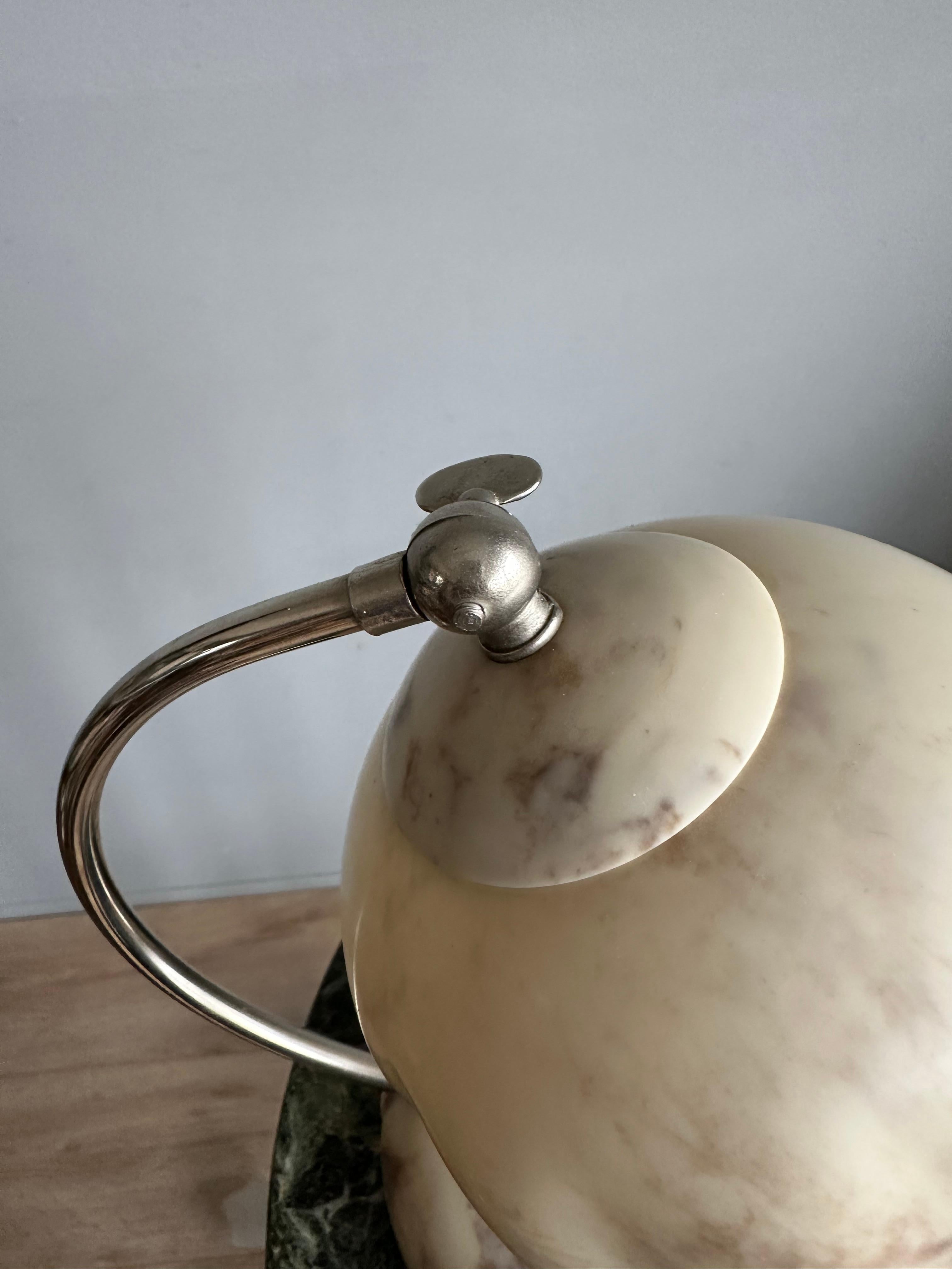 Atemberaubendes und seltenes Paar Art Deco Tisch- oder Nachttischlampen aus Bakelit aus den 1930er Jahren im Angebot 11