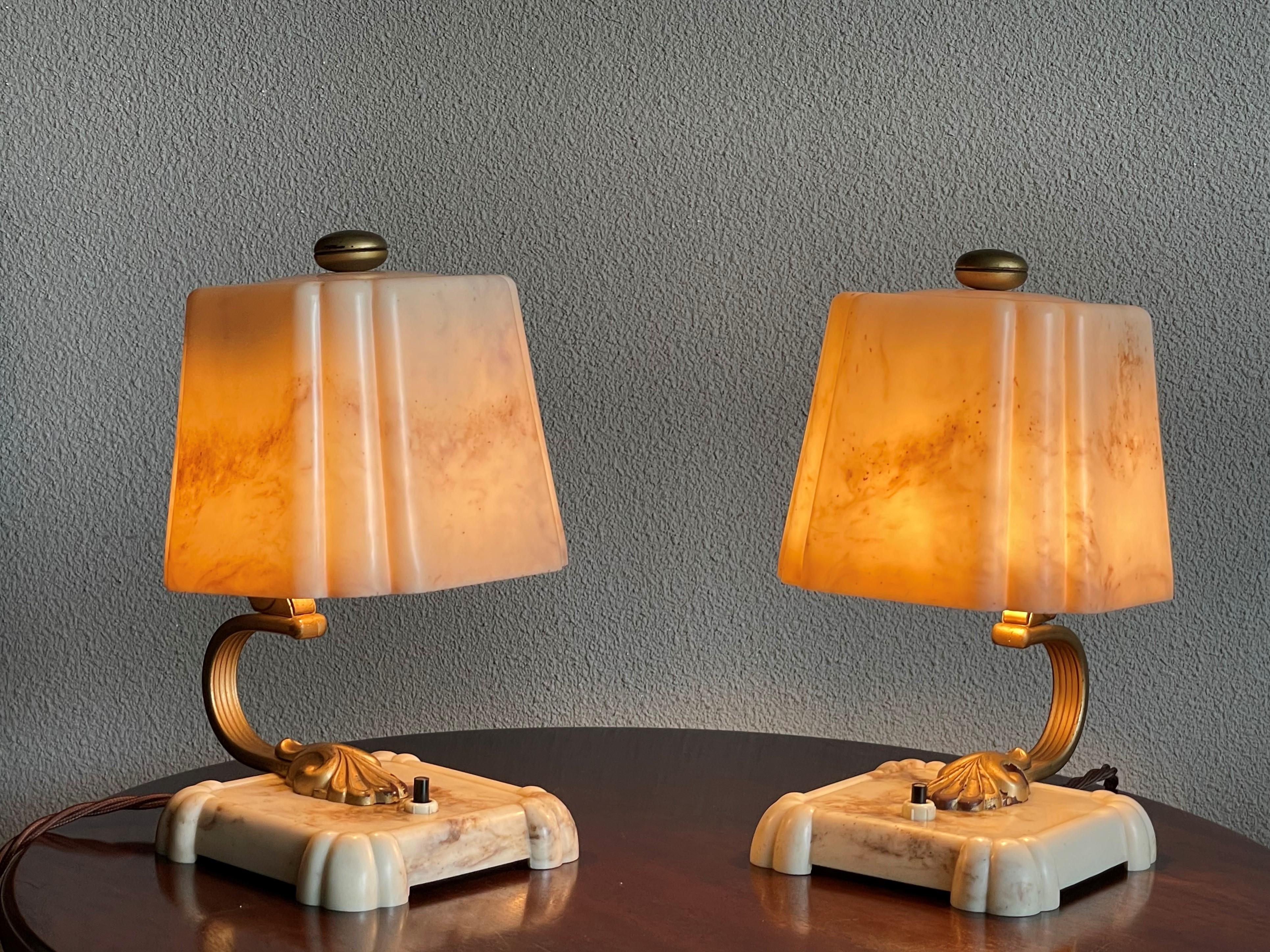 Stunning and Rare Pair of 1930s Art Deco Table or Bedside Lamps Made of Bakelite 13