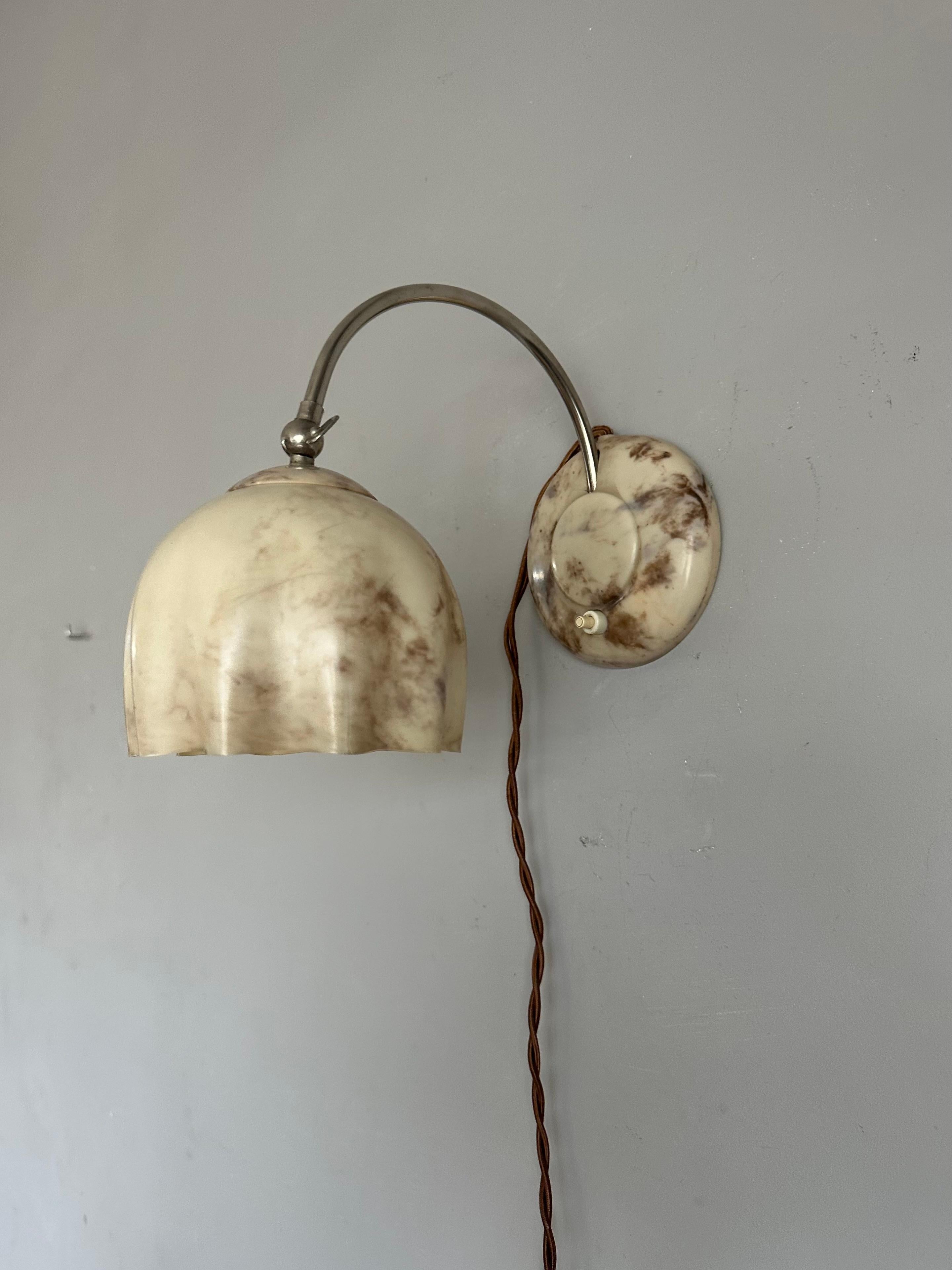 Atemberaubendes und seltenes Paar Art Deco Tisch- oder Nachttischlampen aus Bakelit aus den 1930er Jahren im Angebot 1