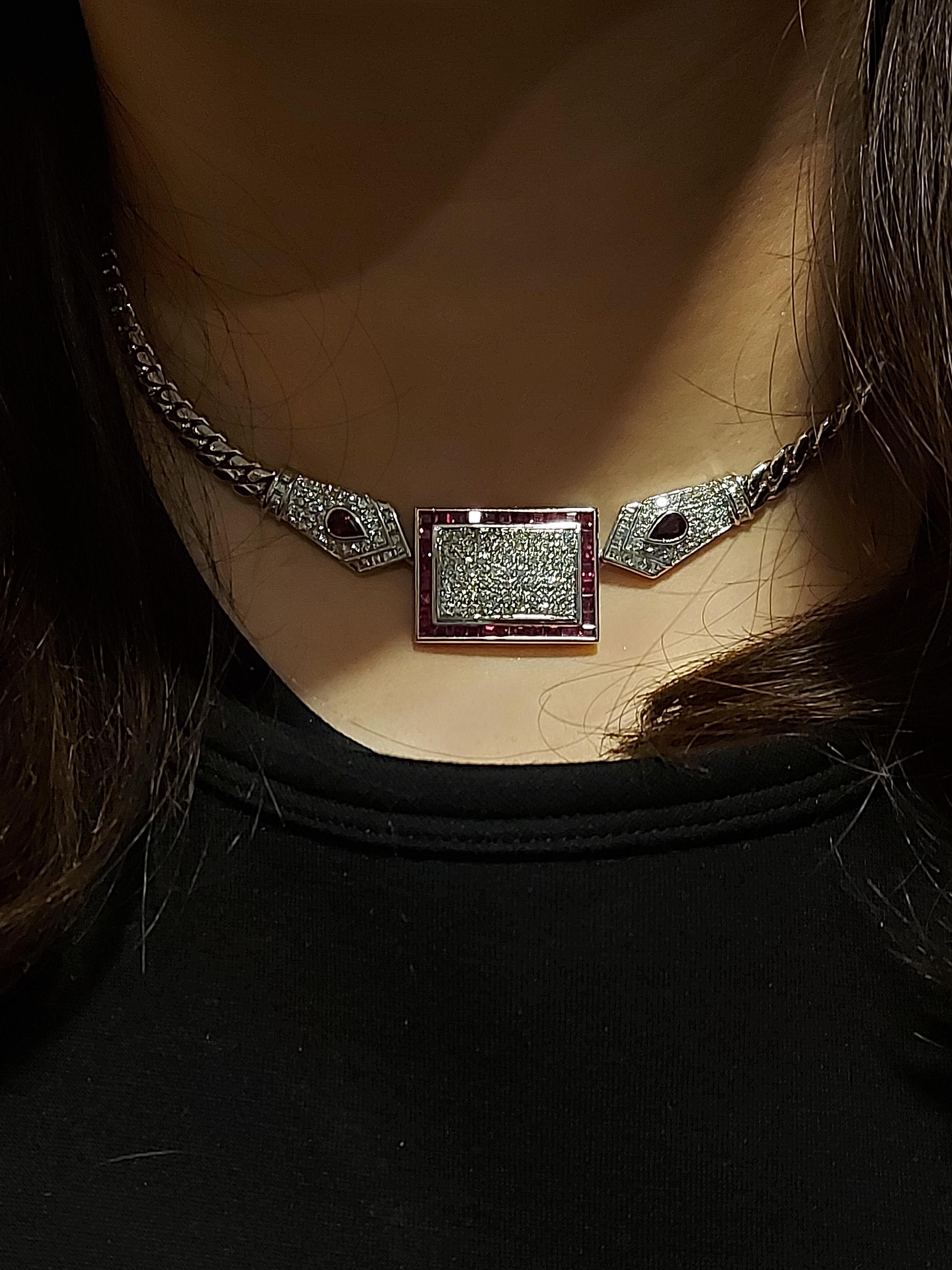 Atemberaubende und sehr originelle handgefertigte Halskette mit Diamanten und Rubinen im Angebot 5