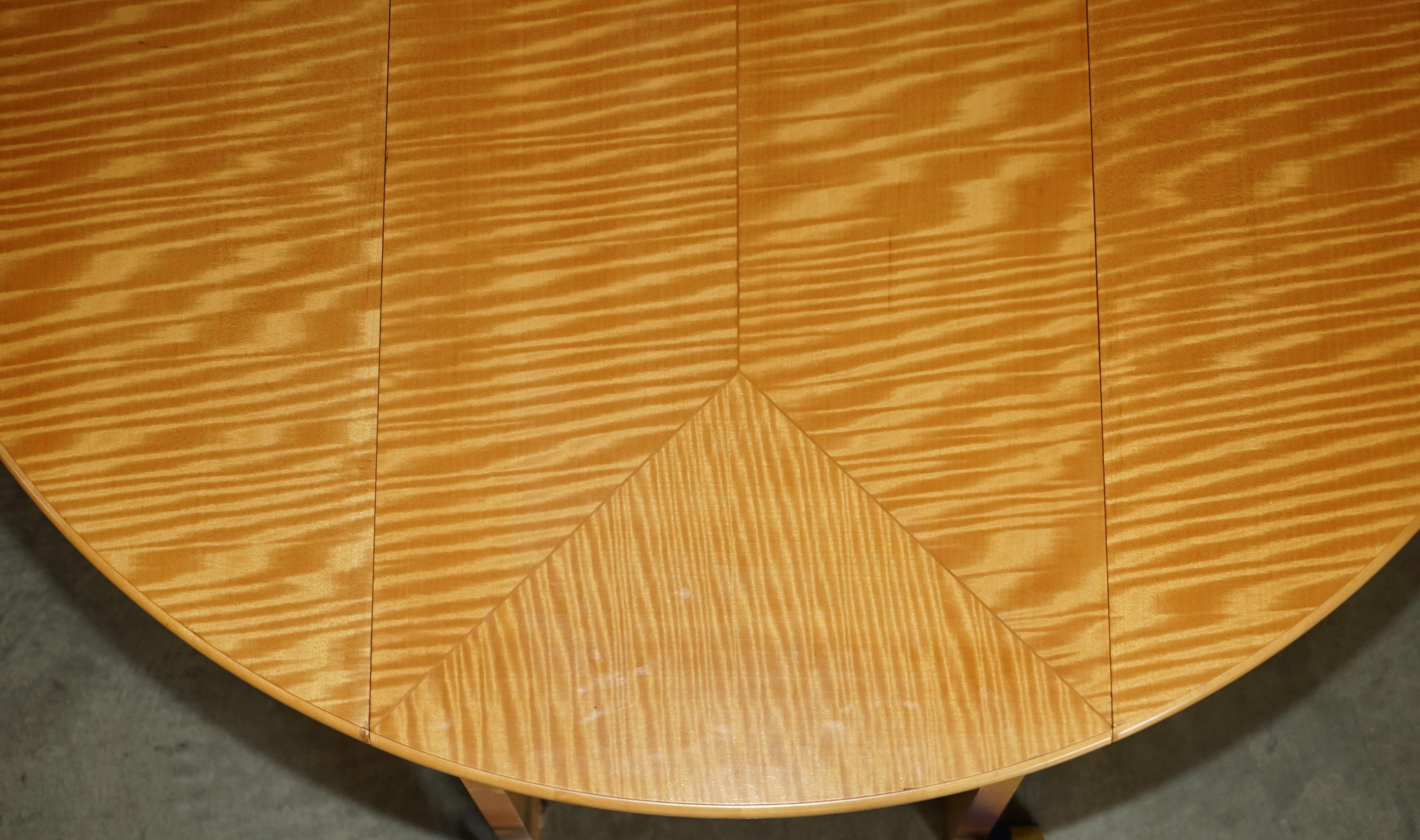 STUNNING ANDREW VARAH SATINWOOD WALNUT ROUND EXTENDING DINING TABLE WITH DRAWERs For Sale 5
