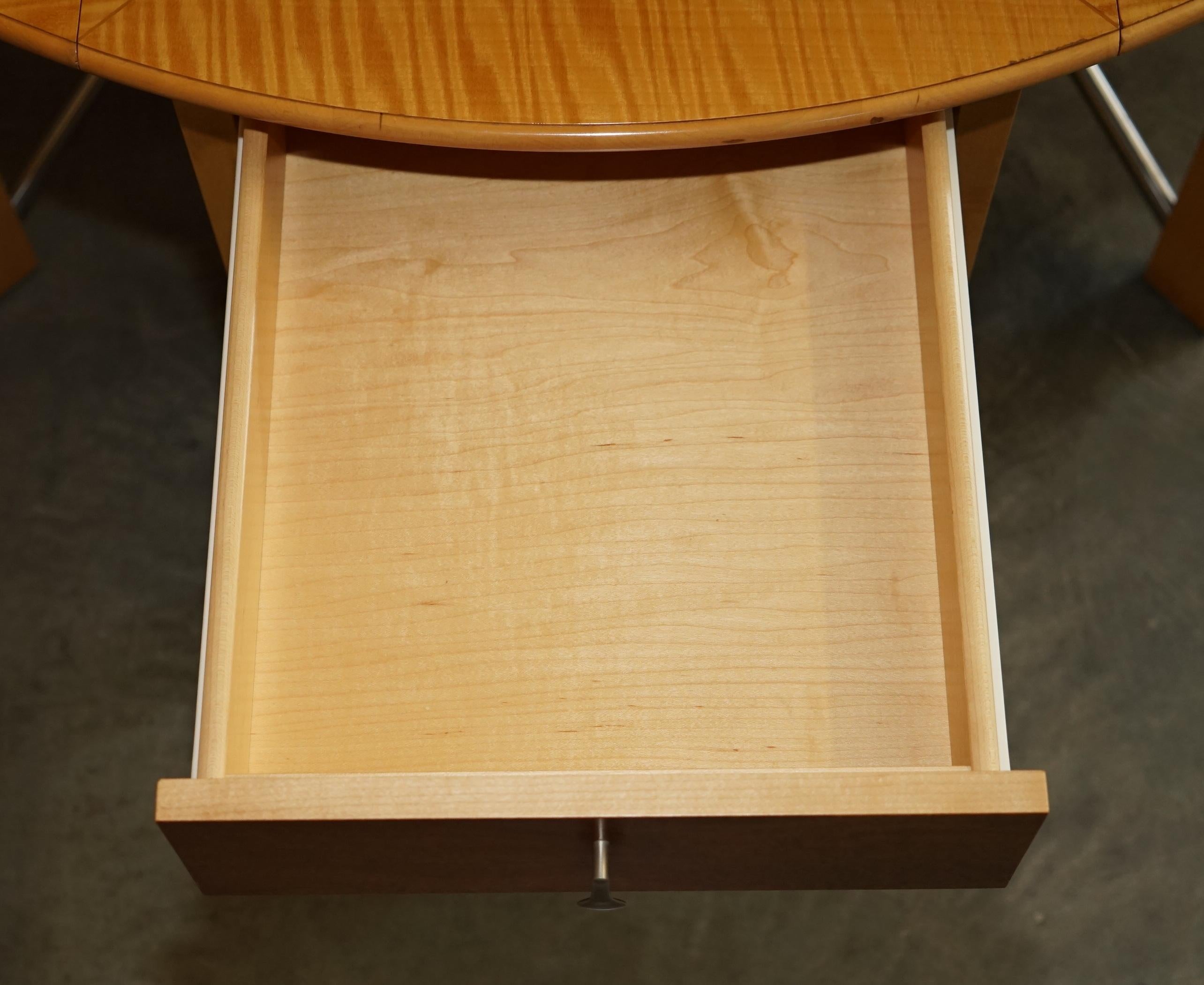 STUNNING ANDREW VARAH SATINWOOD WALNUT ROUND EXTENDING DINING TABLE WITH DRAWERs For Sale 8