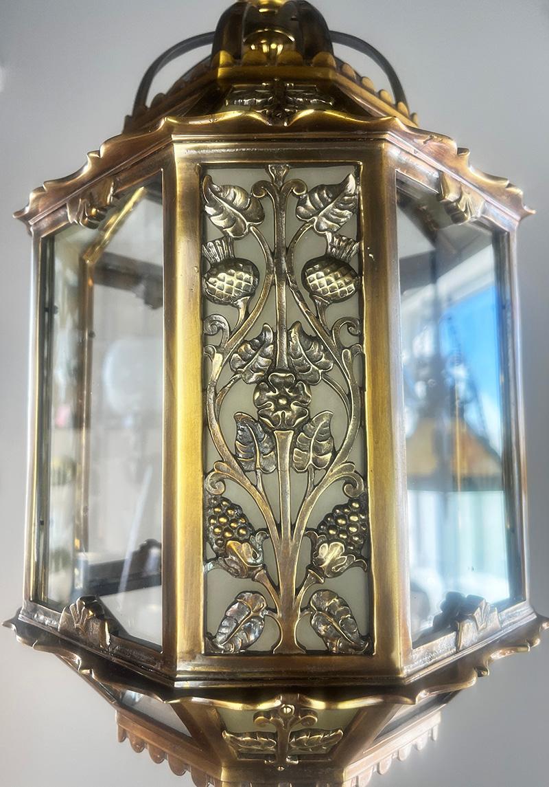 Américain Superbe lanterne Art déco ancienne de 1925 en bronze moulé en vente