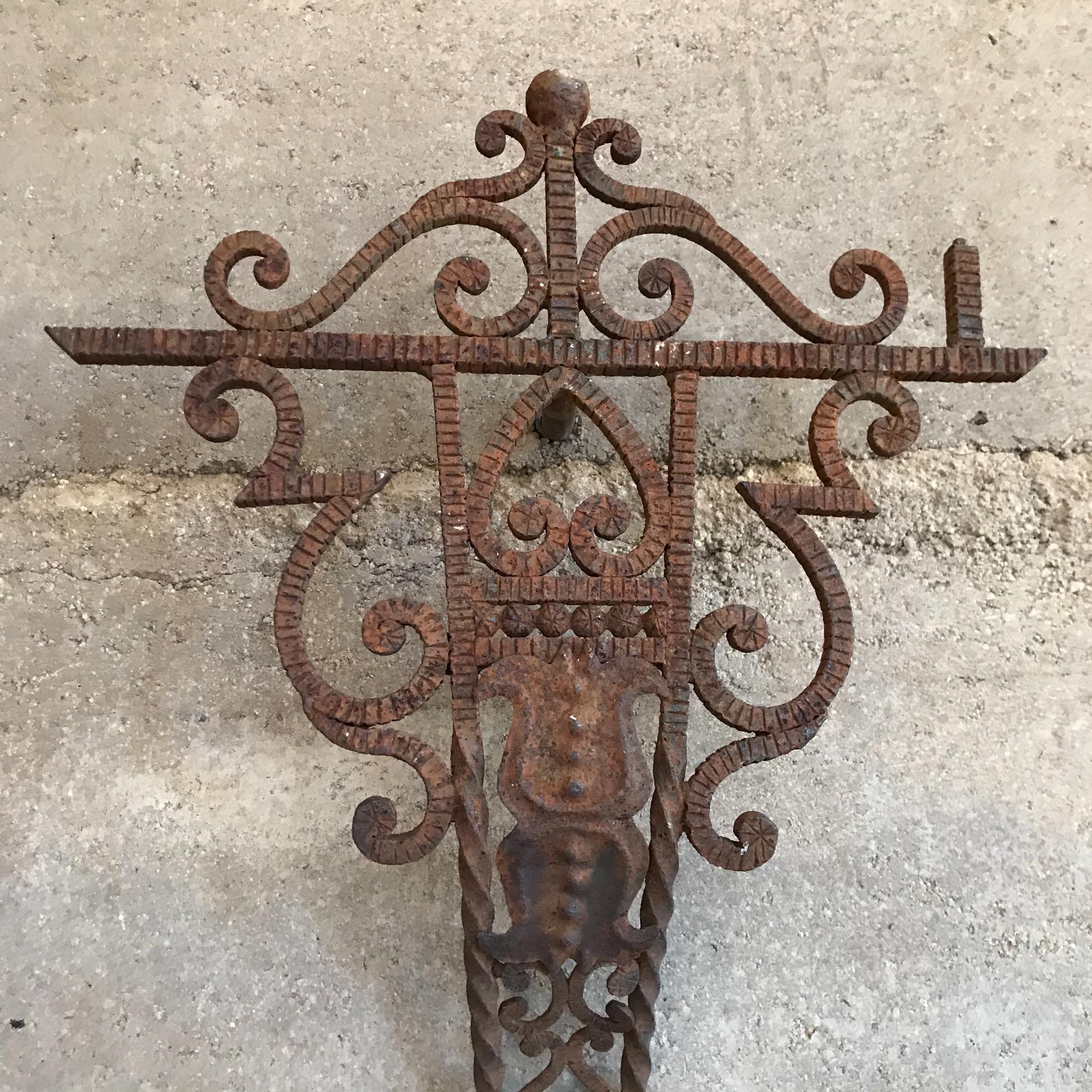  Stunning Antique Architectural Salvage Wall Cross in Forged Iron  Mexico  1920s In Good Condition In Chula Vista, CA