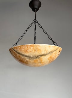 Stupefacente pendente in alabastro Art Deco con colori sorprendenti