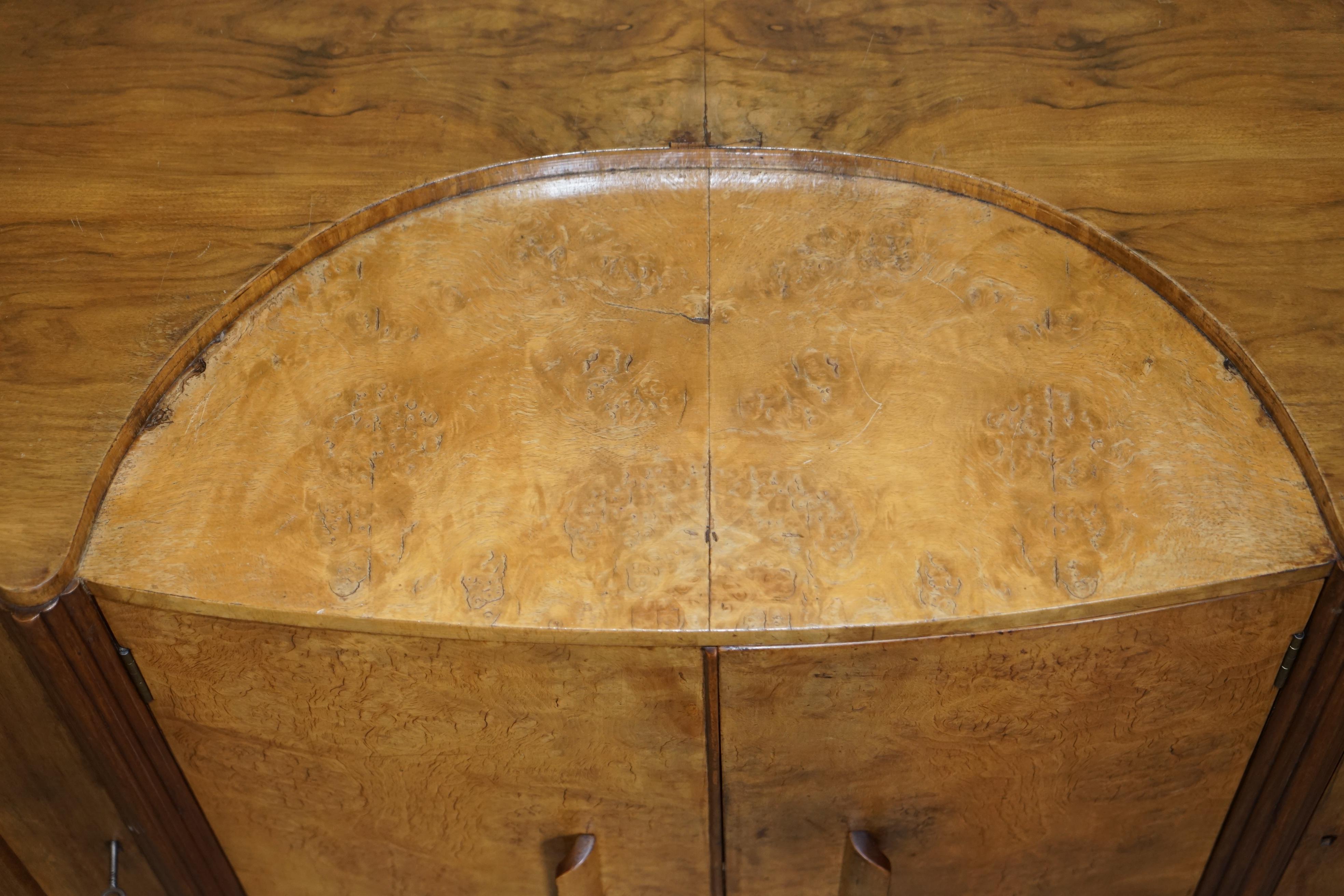 Atemberaubendes antikes Art-Déco-Sideboard aus Wurzelnussholz mit Schubladen und Getränkeschrank im Angebot 6