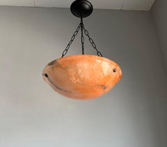 Superbe pendentif en albâtre de couleur rouge de l'Antiquité Art Deco Evening, Flush Mount