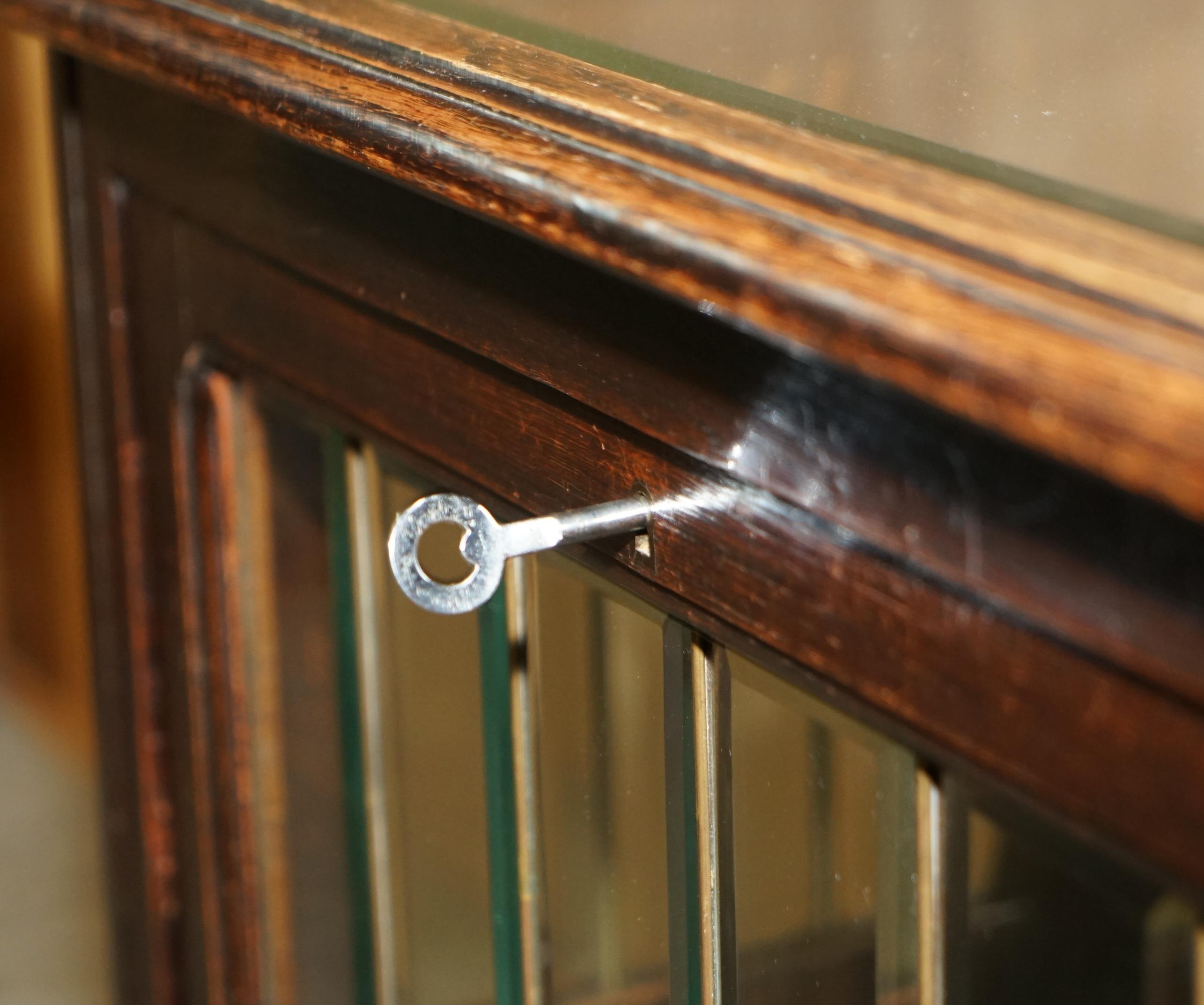 Stunning Antique Art Deco Fluted Glass Drinks Bar Table with Removable Tray Top In Good Condition In West Sussex, Pulborough