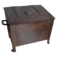 Impresionante Caja Fuerte Antigua Arts & Crafts Bronceada, Cubo de Leña c. Rosa Tudor