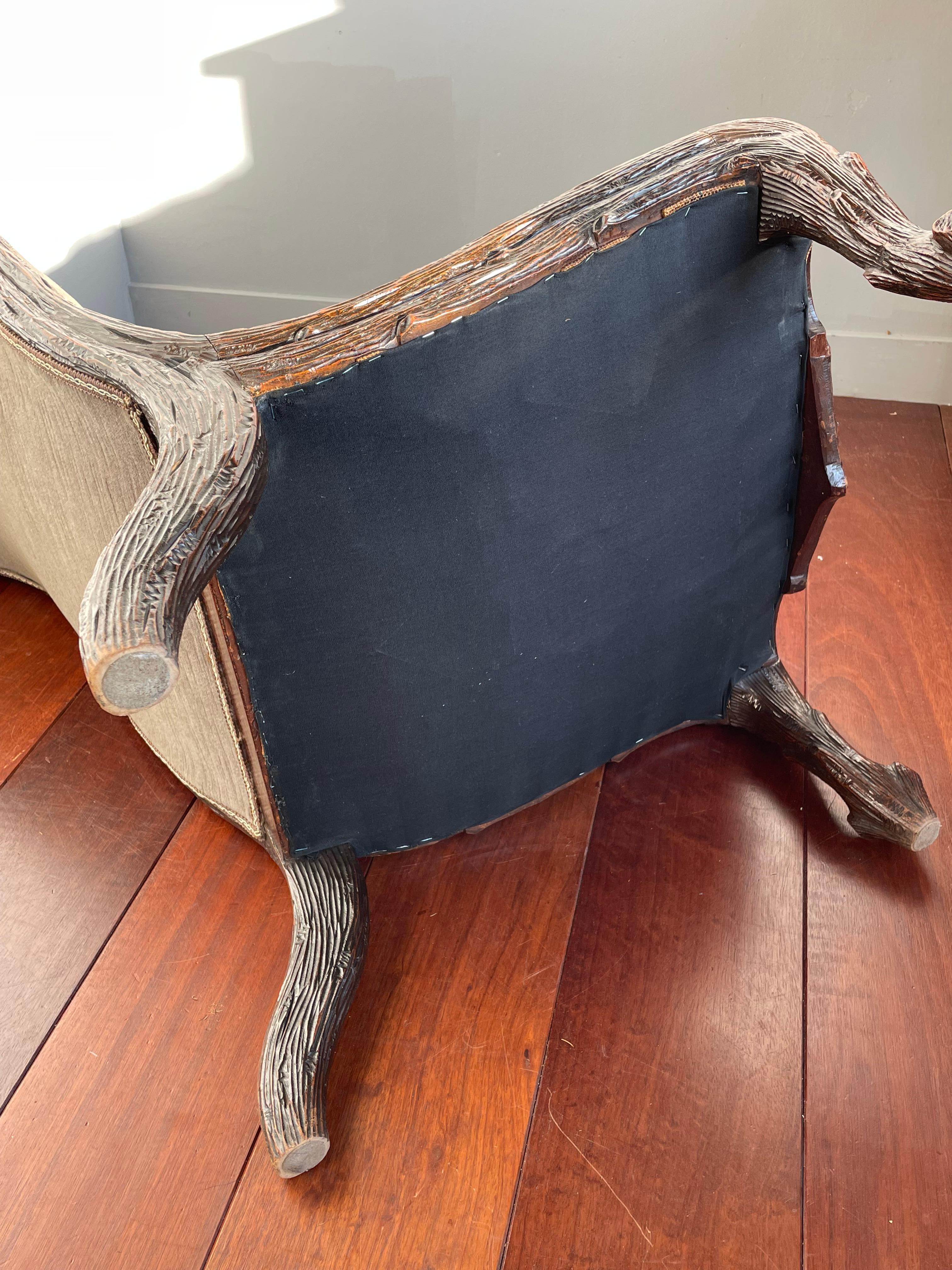 Superbe chaise de cheminée ancienne de la Forêt-Noire par Horrix avec Excellente tapisserie d'ameublement en vente 4