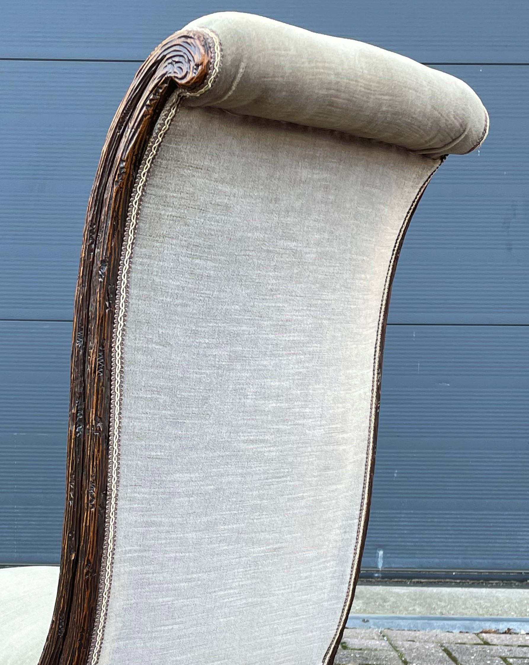 Superbe chaise de cheminée ancienne de la Forêt-Noire par Horrix avec Excellente tapisserie d'ameublement en vente 5