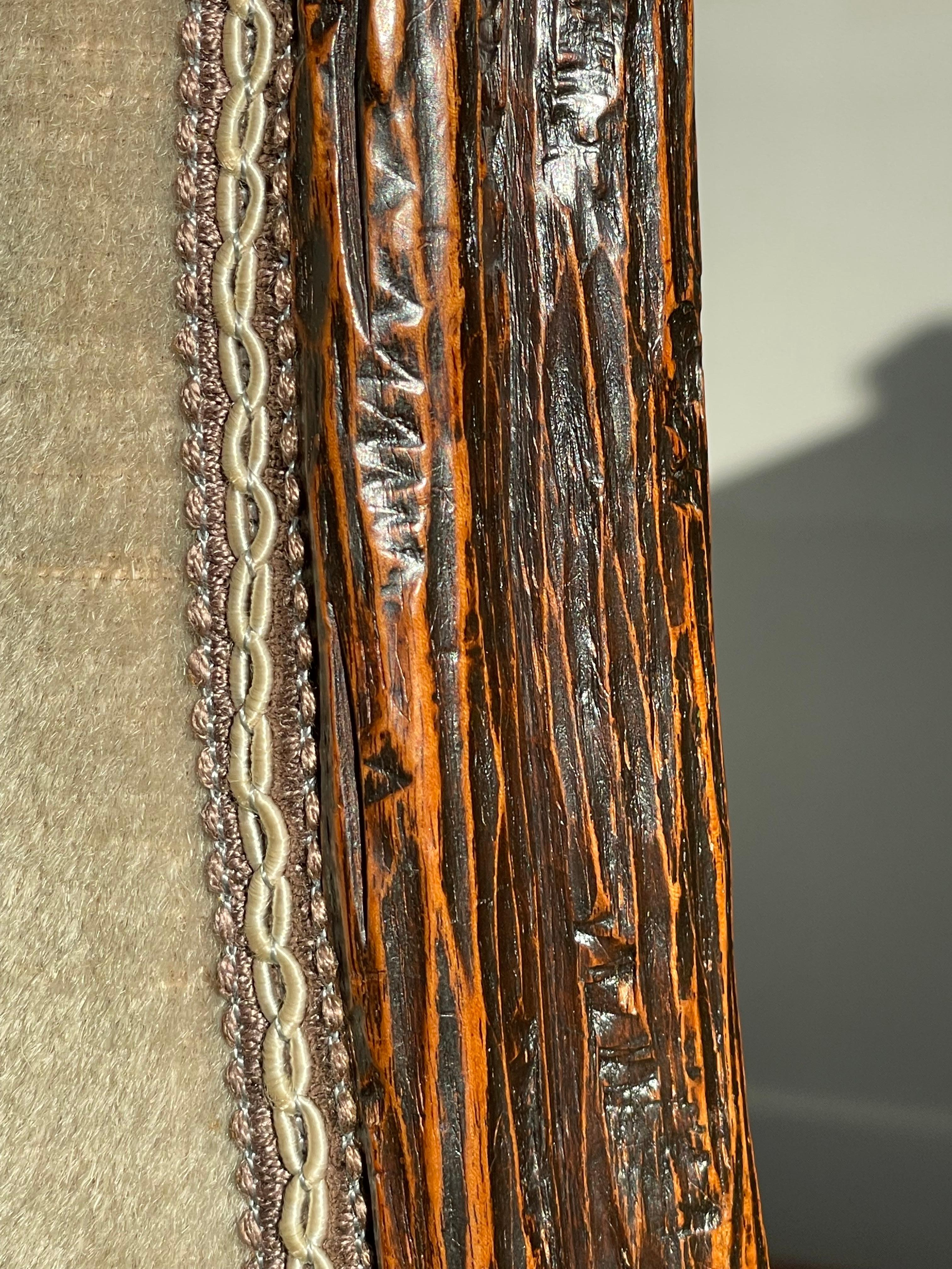 Superbe chaise de cheminée ancienne de la Forêt-Noire par Horrix avec Excellente tapisserie d'ameublement en vente 6