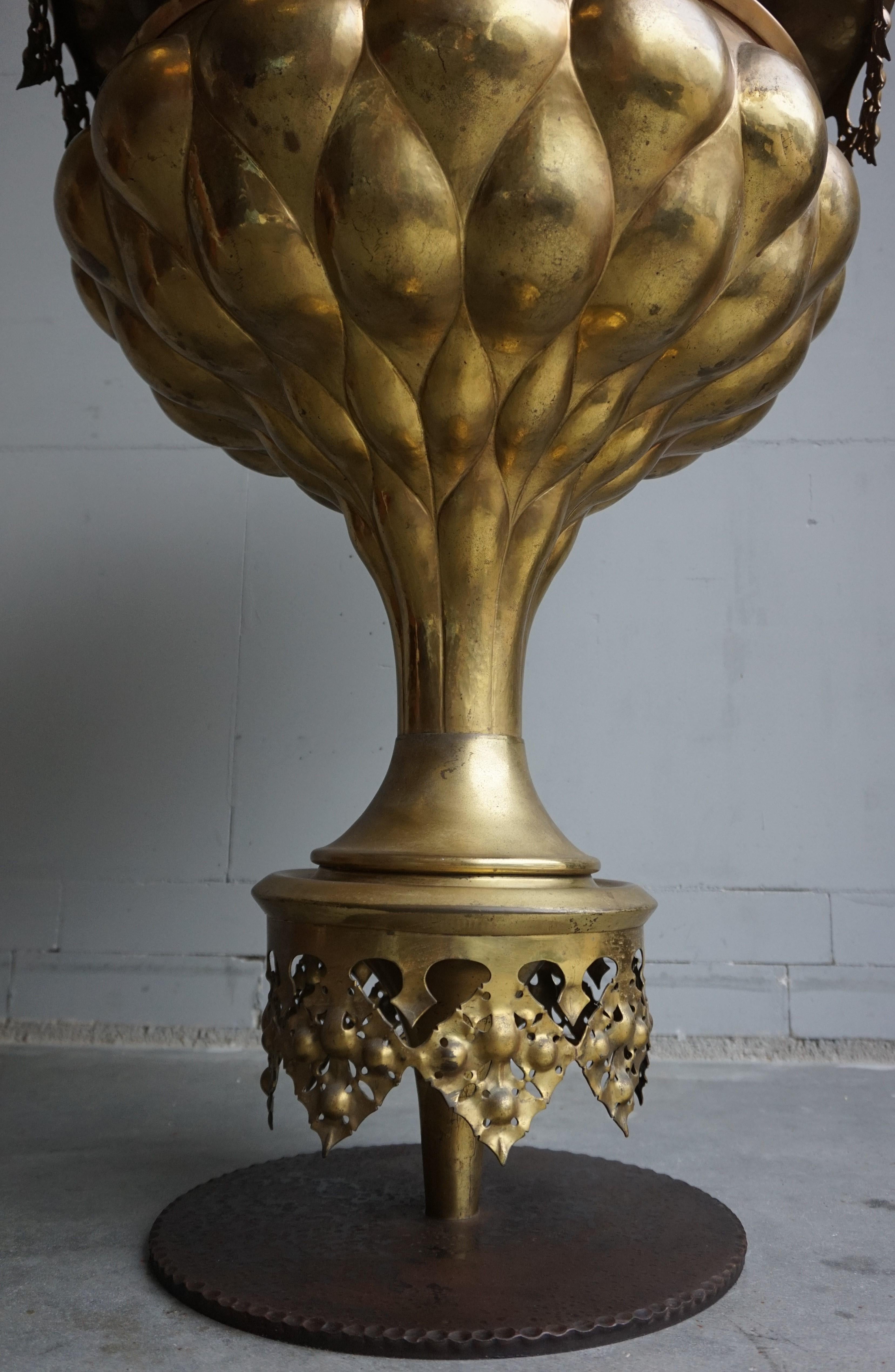 Stunning Antique Brass Gothic Revival Former Church Baptismal Font Planter Stand In Excellent Condition For Sale In Lisse, NL
