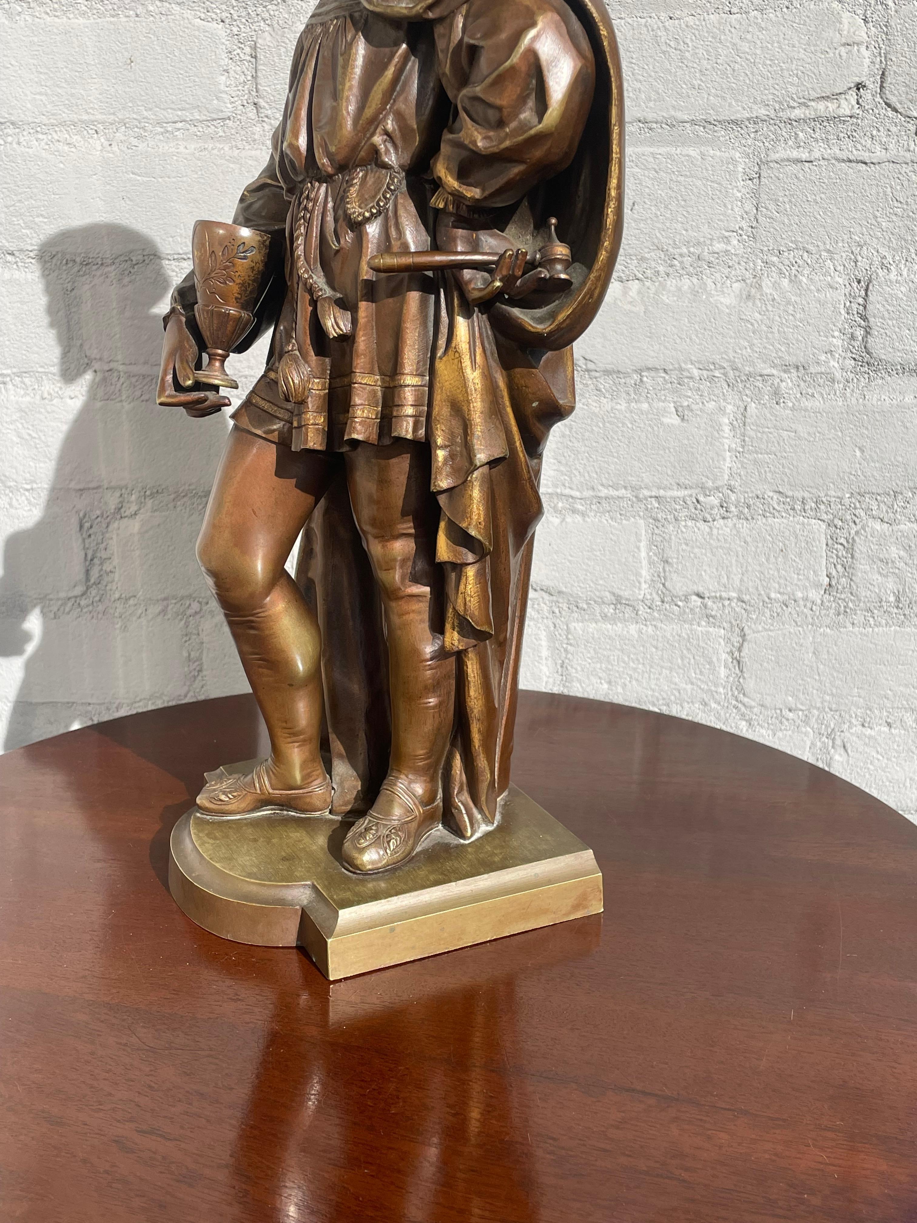 Stunning Antique Bronze Sculpture / Statue of a Well Dressed Venetian Merchant In Good Condition For Sale In Lisse, NL