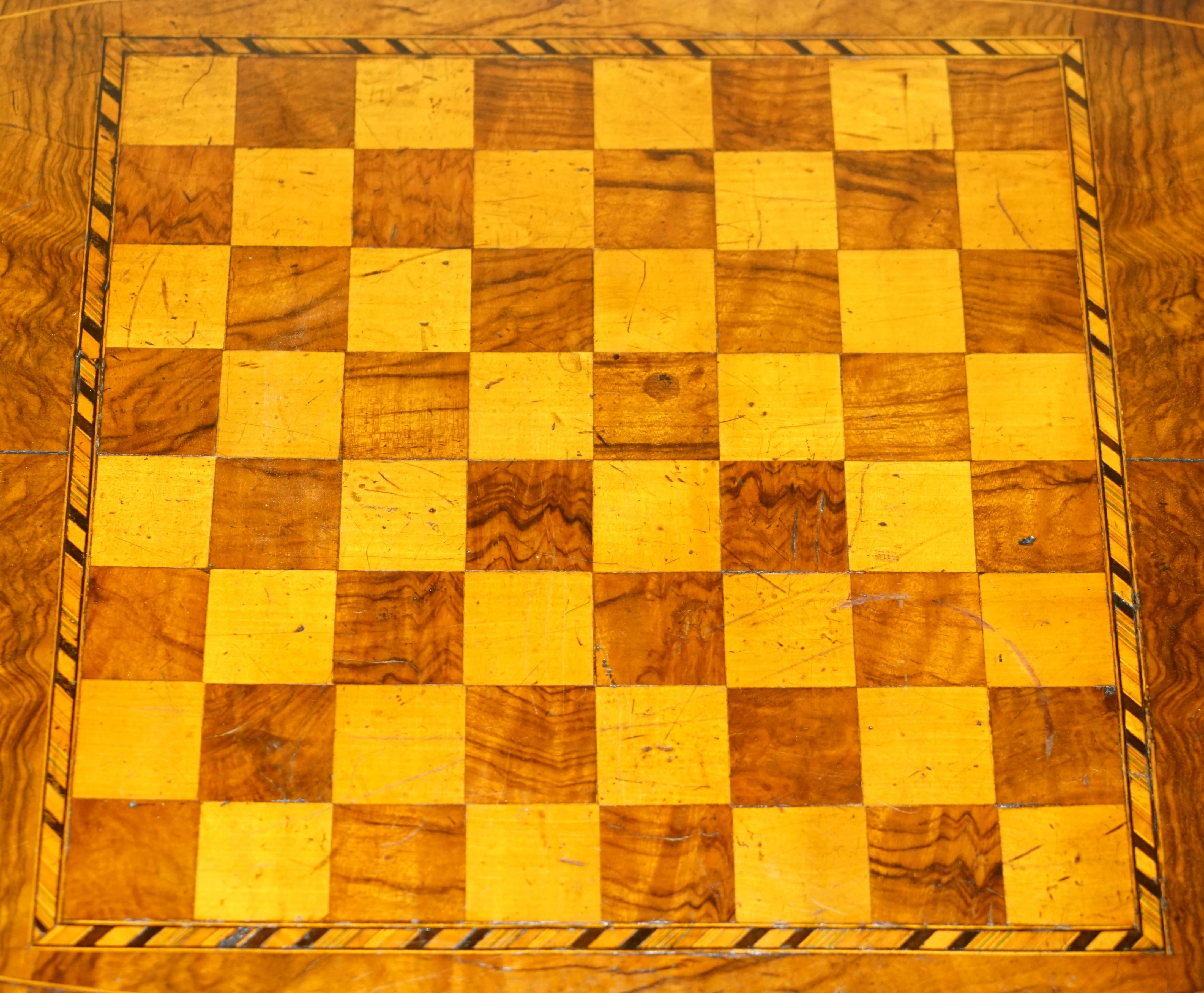 Stunning Antique Burr Walnut Chess Board Table with Staunton Chess Pieces Set For Sale 6
