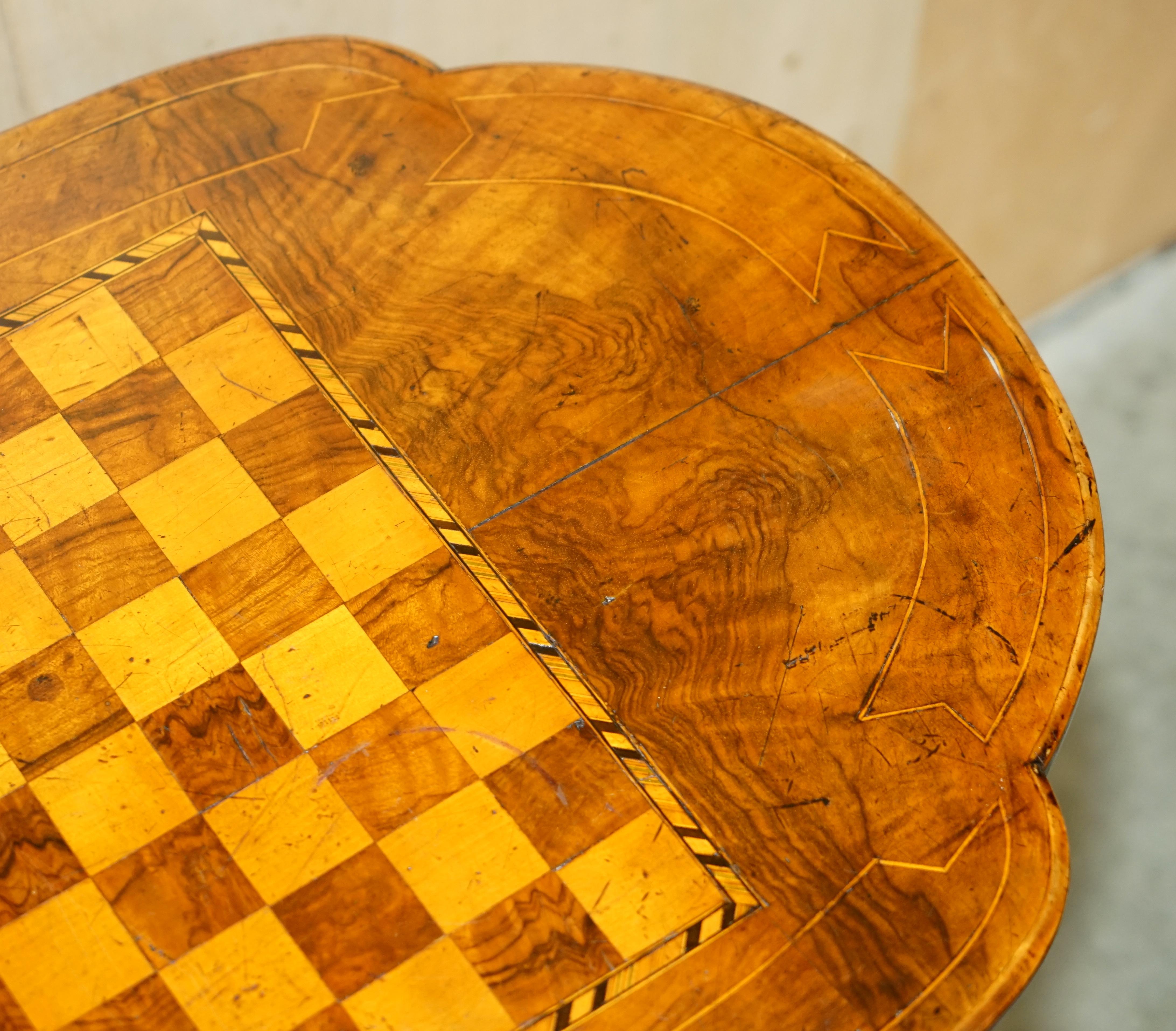 Stunning Antique Burr Walnut Chess Board Table with Staunton Chess Pieces Set For Sale 7