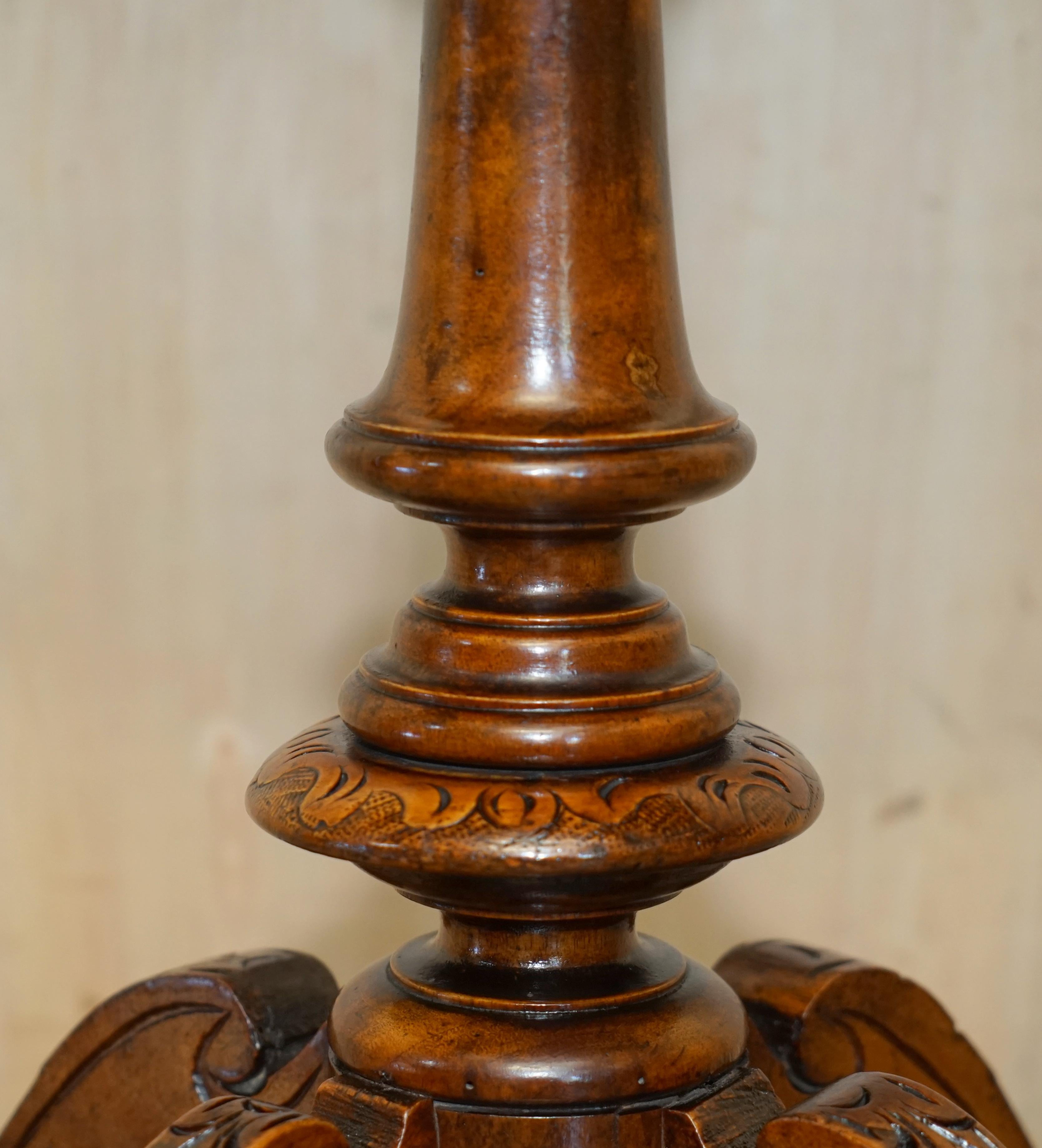 Late 19th Century Stunning Antique Burr Walnut Chess Board Table with Staunton Chess Pieces Set For Sale