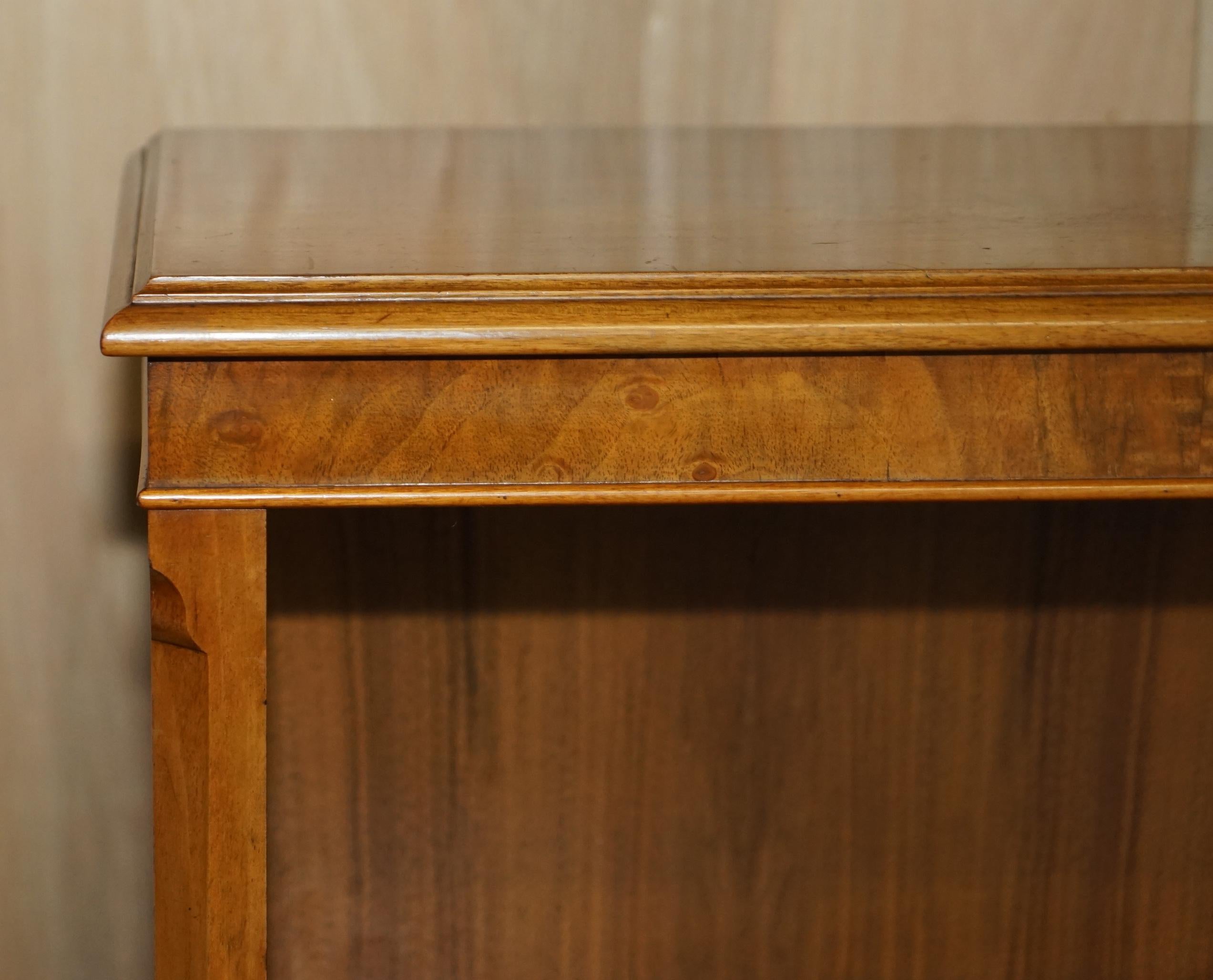 Late 19th Century Stunning Antique Burr Walnut Dwarf Open Library Breakfront Bookcase Sideboard