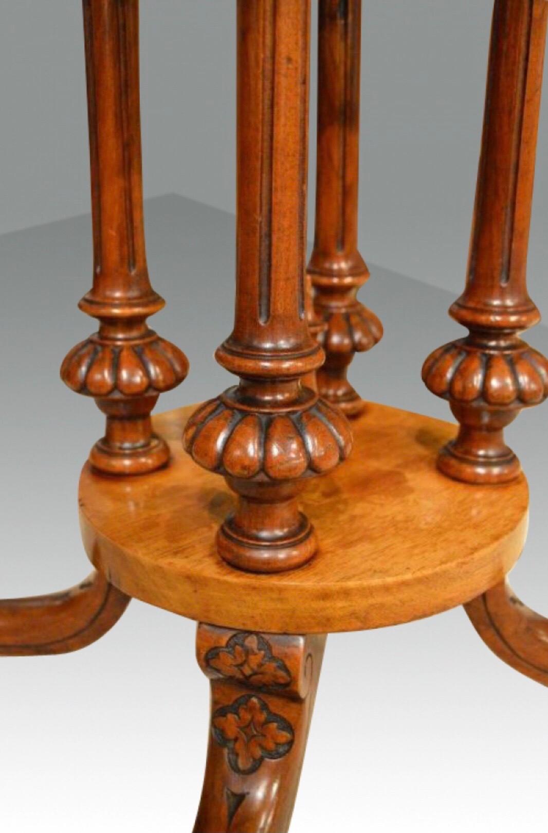 British Stunning Antique Burr Walnut, Inlaid Victorian Oval Occasionall Lamp Table For Sale