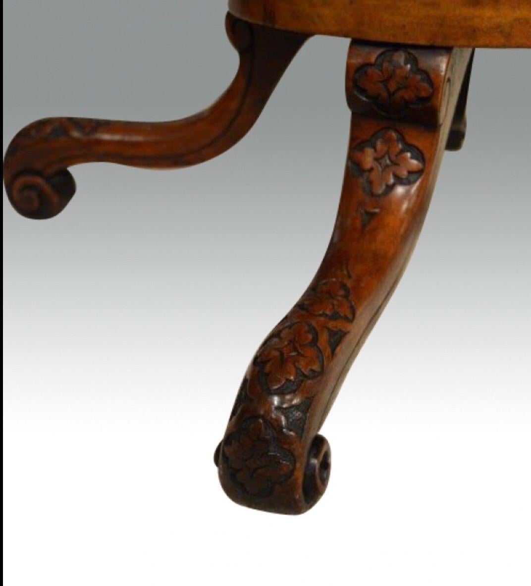 Late 19th Century Stunning Antique Burr Walnut, Inlaid Victorian Oval Occasionall Lamp Table For Sale