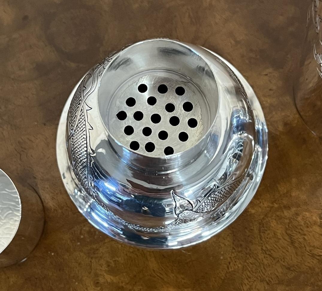 STUNNING ANTIQUE CIRA 1900 STERLINGSILBER CHiNESE EXPORT DRAGON COCKTAIL SHAker im Angebot 4