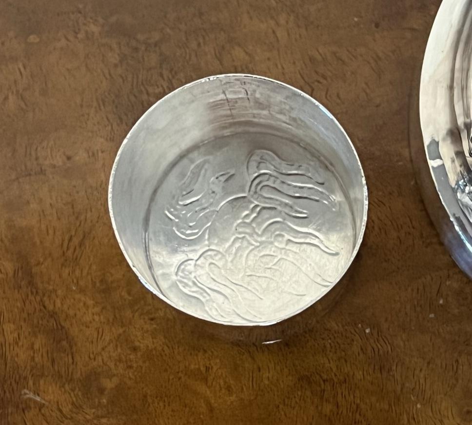 STUNNING ANTIQUE CIRA 1900 STERLINGSILBER CHiNESE EXPORT DRAGON COCKTAIL SHAker im Angebot 5