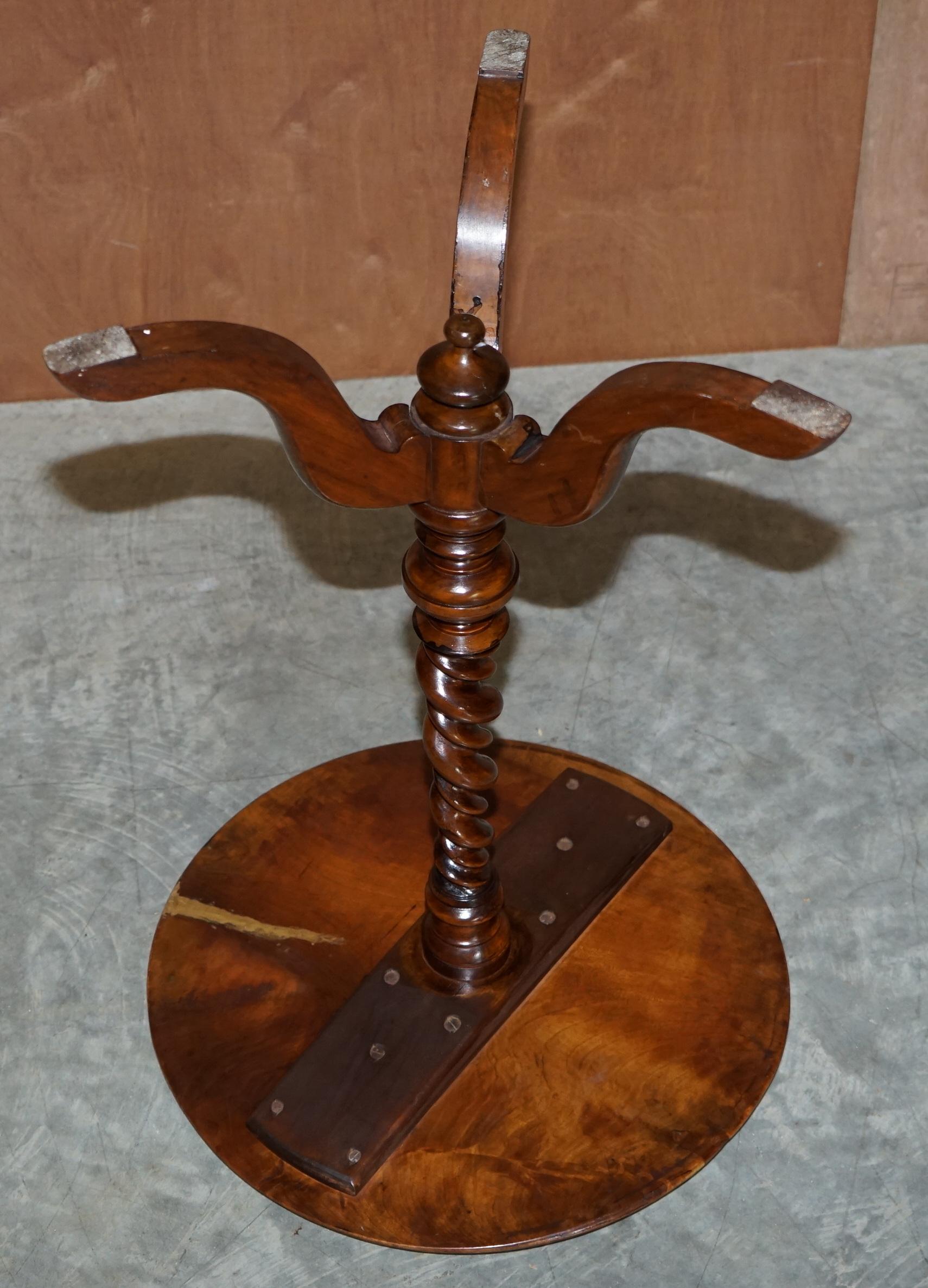 STUNNING ANTIQUE CIRCA 1860 BARLEY TWIST COLUMN BASE TRIPOD LAMP END WiNE TABLE For Sale 4