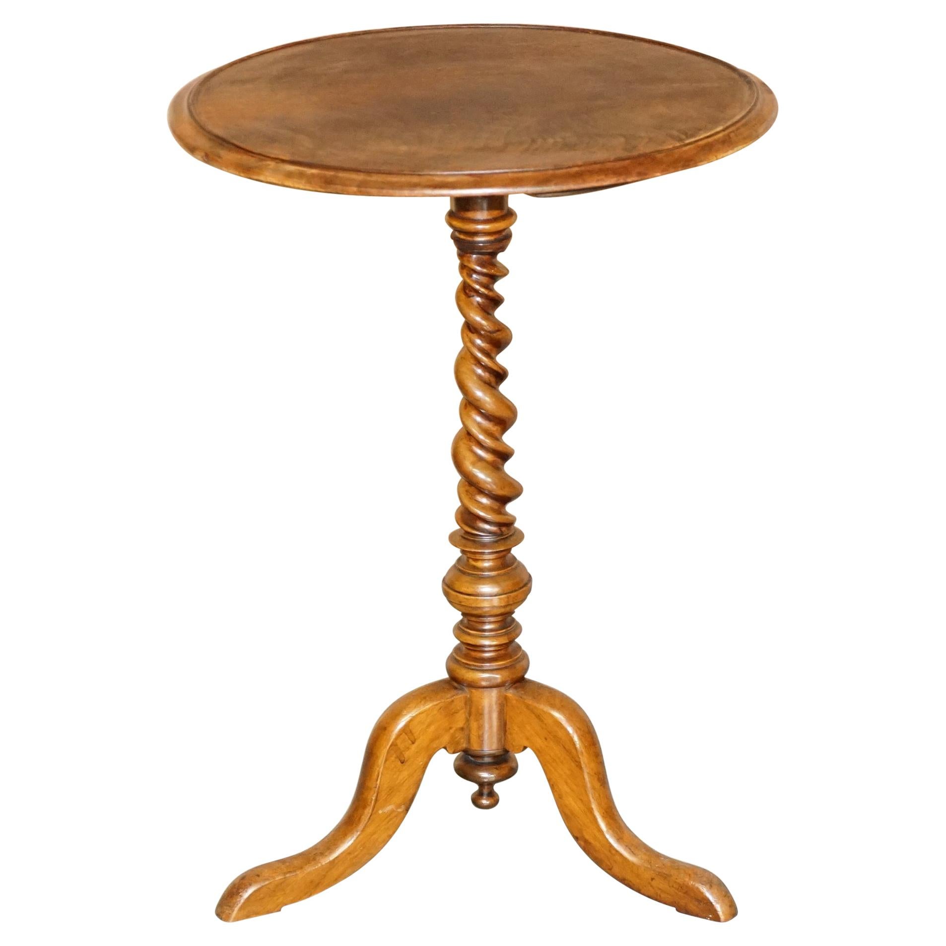 TABLE ANTIQUE STUNNINGe BARLEY TWIST COLUMN BASE TRIPOD LAMP END WiNE CIRCA 1860 en vente