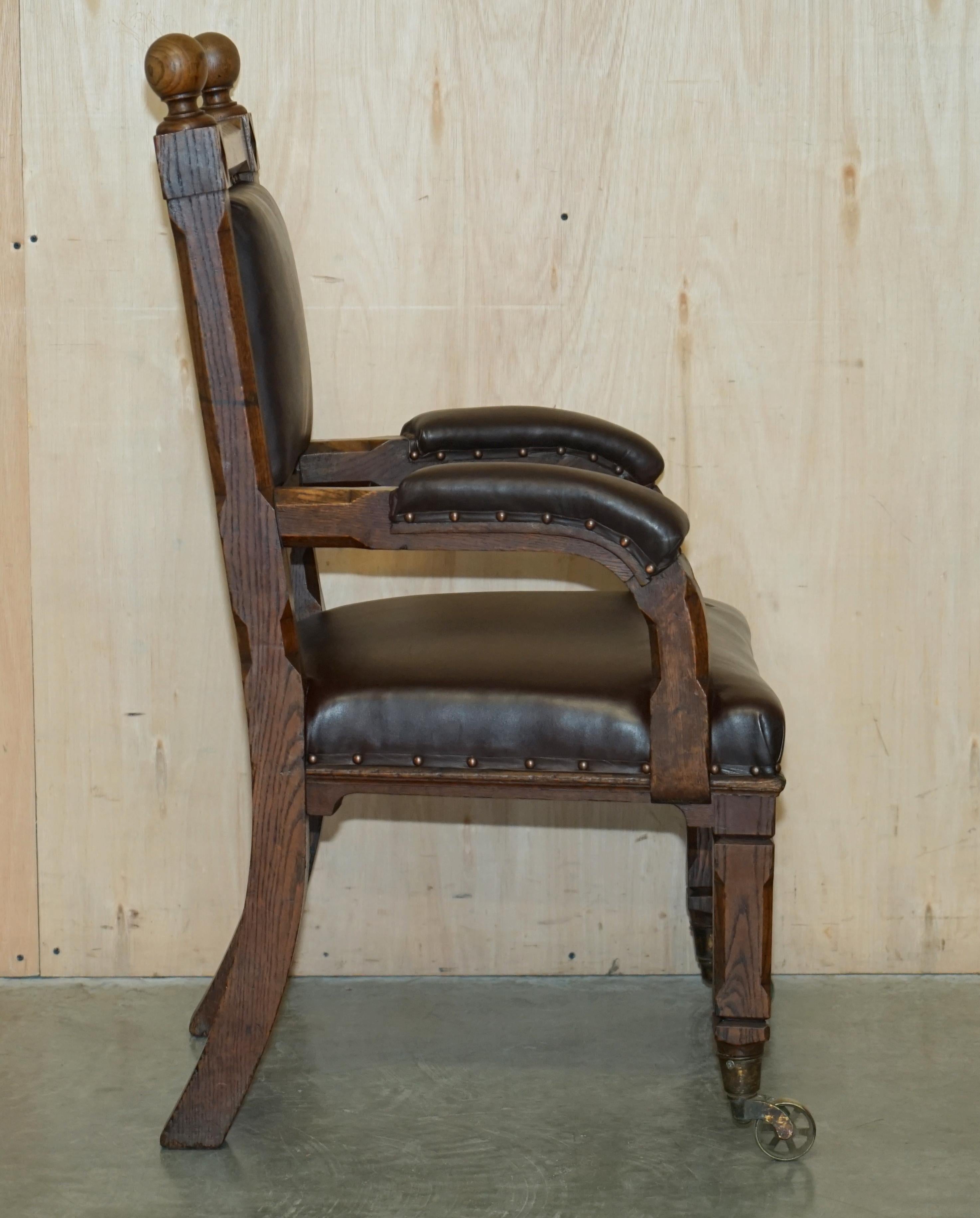 STUNNING ANTIQUE CIRCA 1880 GOTHIC REViVAL OAK PUGIN STYLE CARVER ARMCHAIR For Sale 7