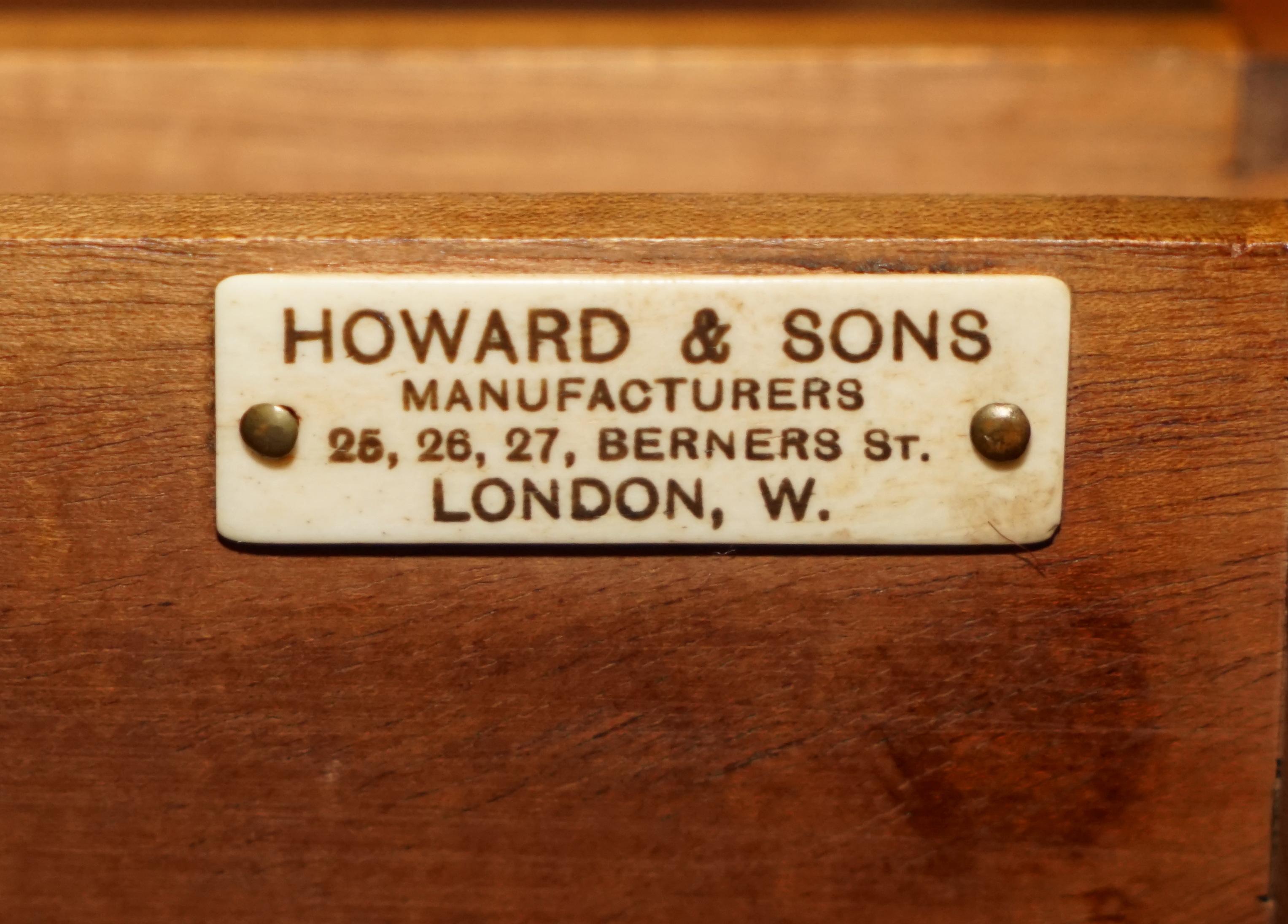 We are delighted to offer for sale this stunning extremely rare original, restored, Victorian Tiger Oak Howard & Son’s Berners Street dressing table with original plate glass mirror

I have various other Howard and Son's armchairs and sofas listed