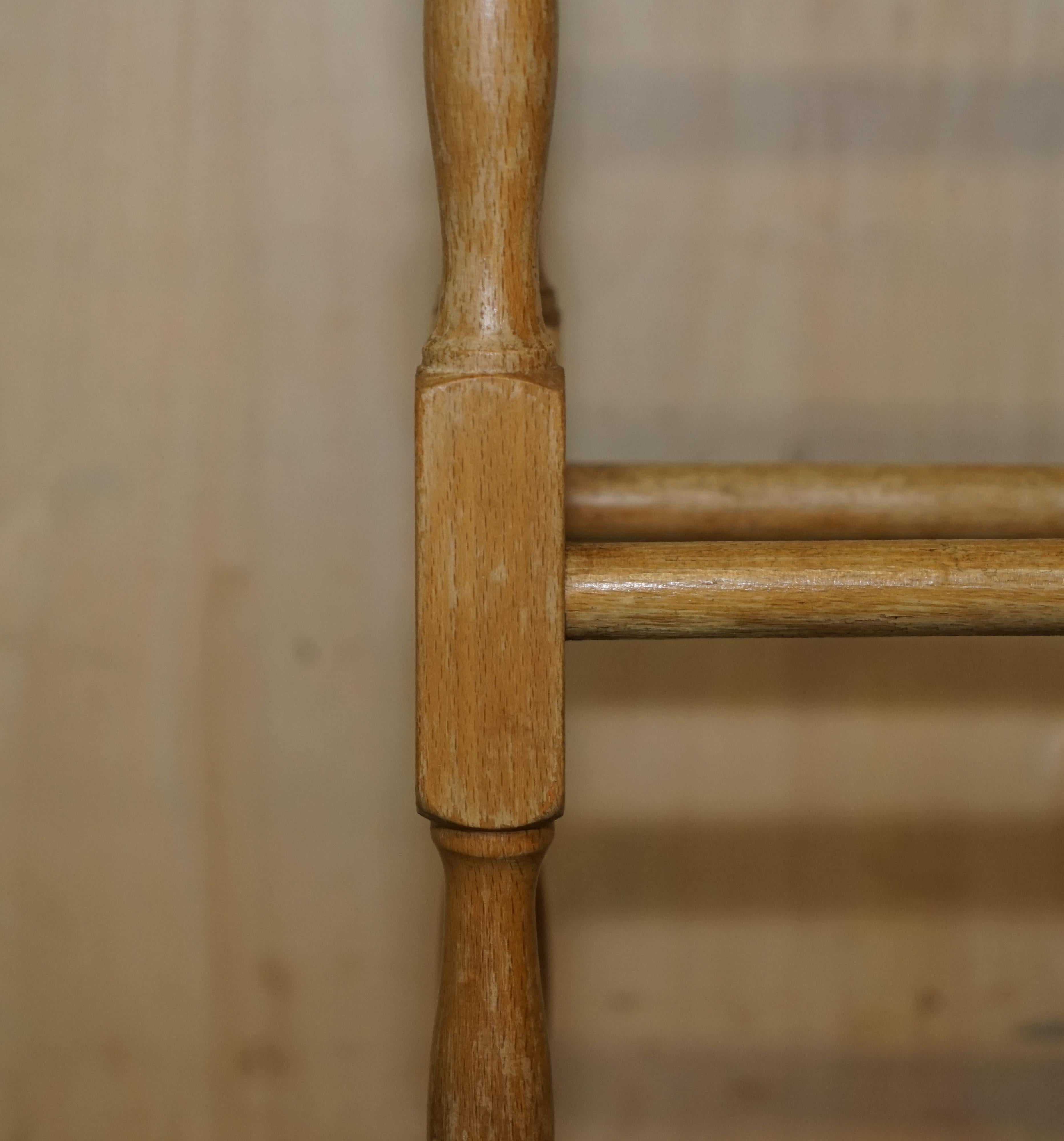 Hand-Crafted Stunning Antique circa 1900 Victorian Pine Towel Rail Elegant Turned Design For Sale