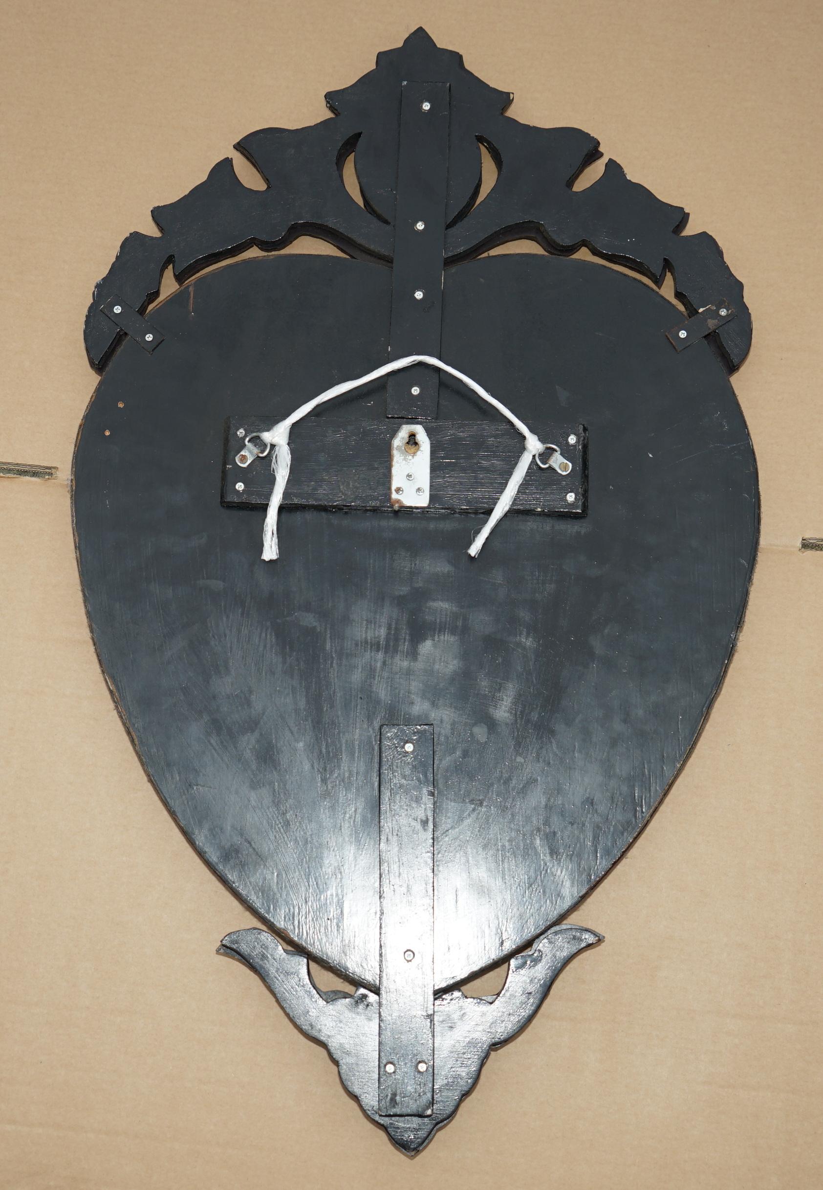 STUPENDO VETRINO ANTICO CIRCA 1910 IN VETRINA ETCHED A FORMA DI CUORE A PARETE in vendita 6