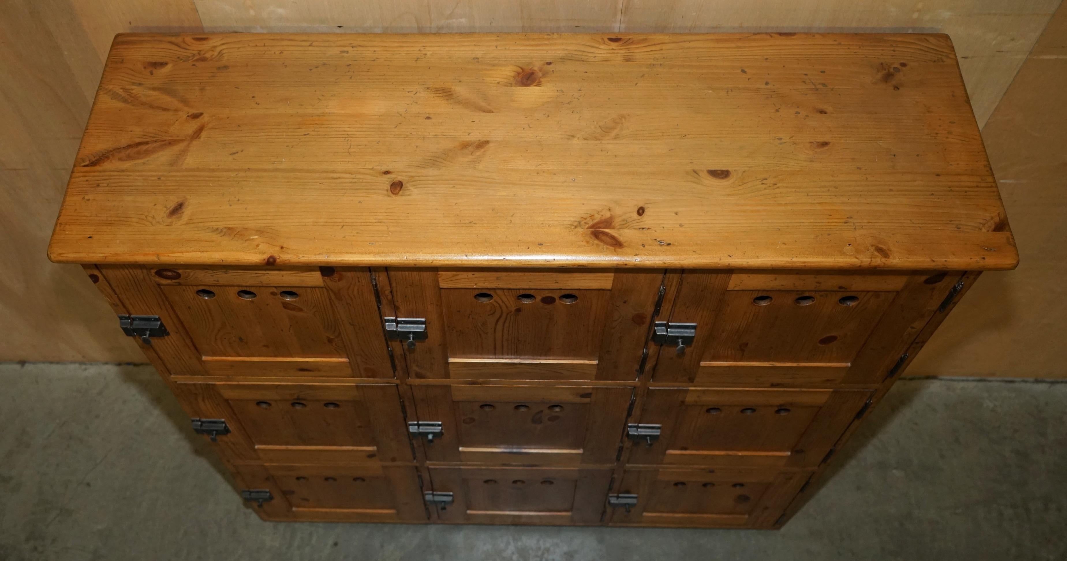 Hand-Crafted STUNNING ANTiQUE CIRCA 1930'S ENGLISH OAK LOCKER CABINET IDEAL FOR STORING SHOES For Sale