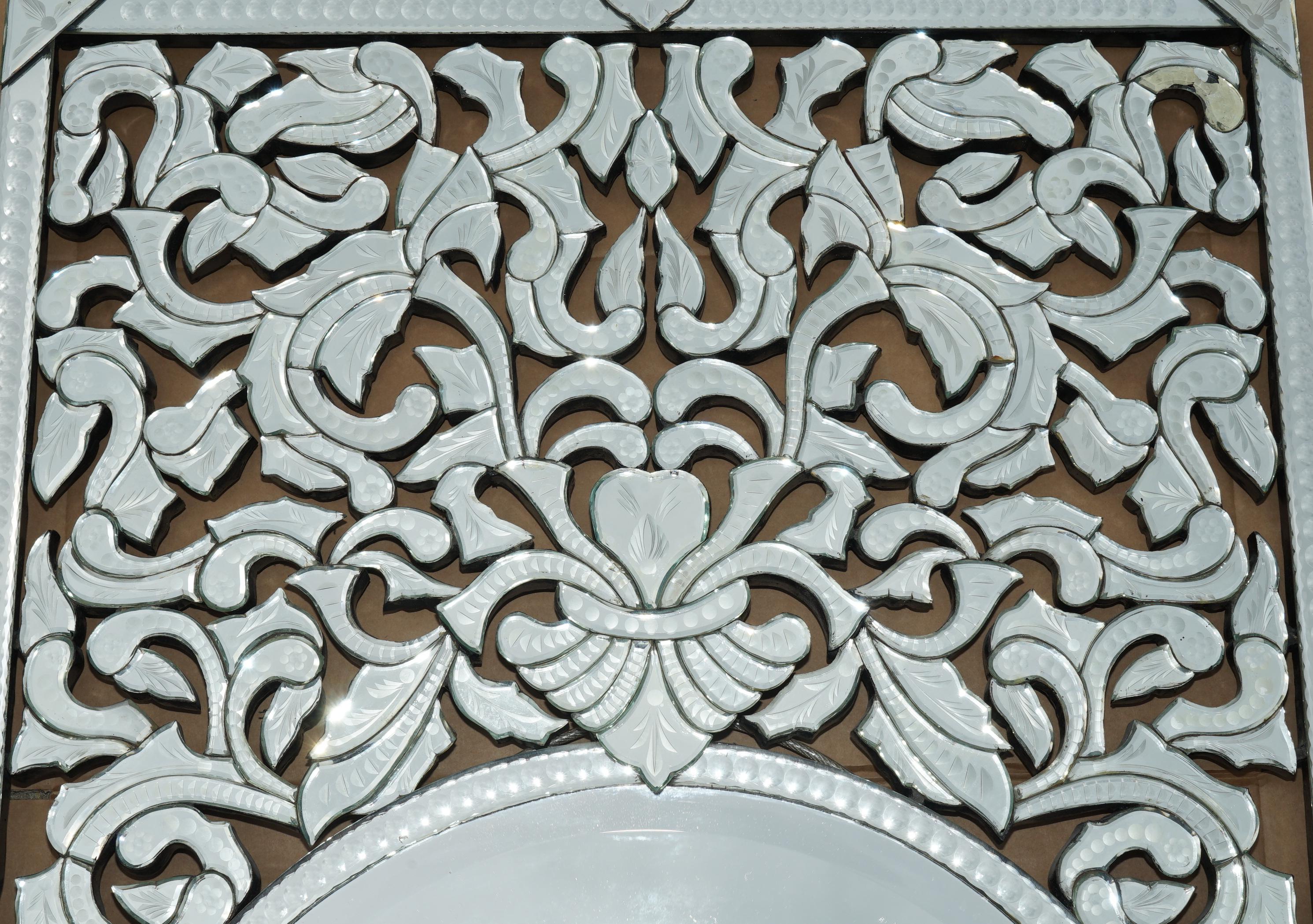 Inglese STUPENDO SPECCHIO DA PARETE ANTICO CIRCA 1930 VENEZIANO TRUMEAU ETCHED FRET WORK in vendita