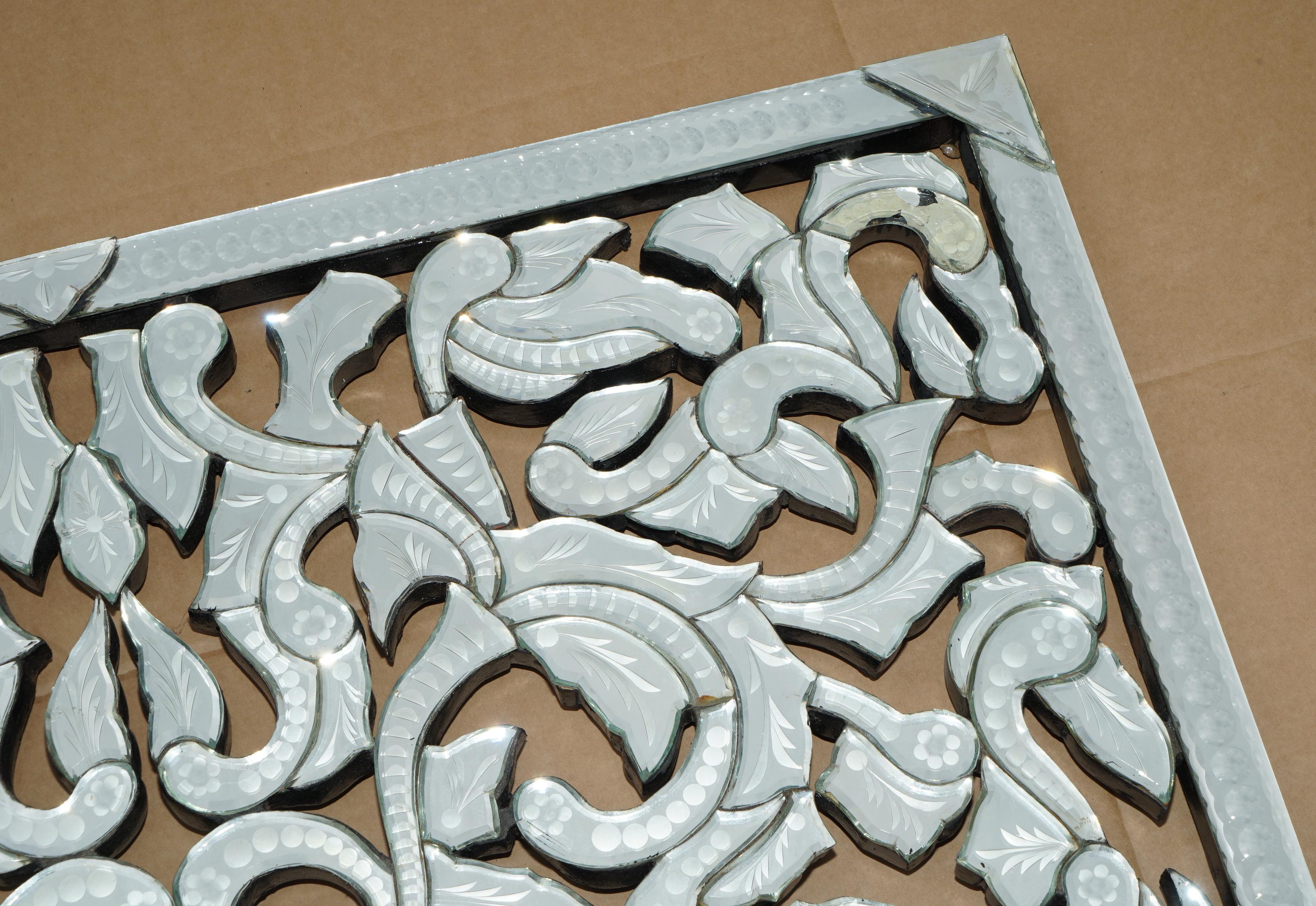STUPENDO SPECCHIO DA PARETE ANTICO CIRCA 1930 VENEZIANO TRUMEAU ETCHED FRET WORK In condizioni buone in vendita a West Sussex, Pulborough