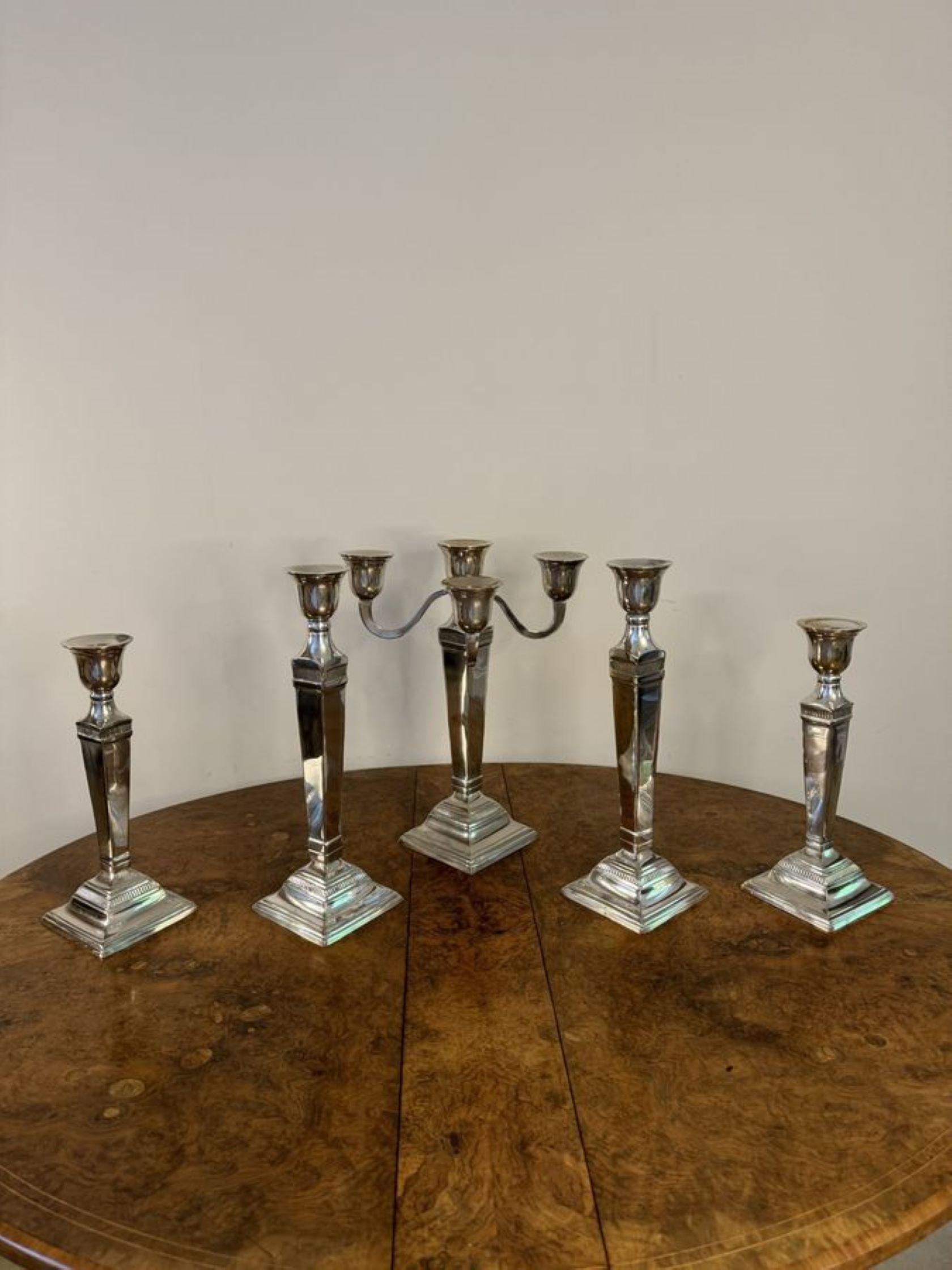 Edoardiano Splendido completo antico edoardiano di cinque candelabri placcati in argento in vendita