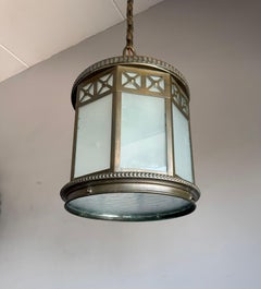 Atemberaubende antike französische neoklassizistische Messing-Laterne-Anhänger mit mattiertem Glas, um 1910