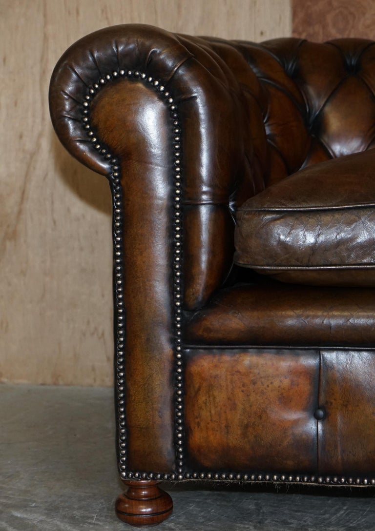 Stunning Antique Fully Restored Cigar Brown Leather Chesterfield Sofa Walnut For Sale 5