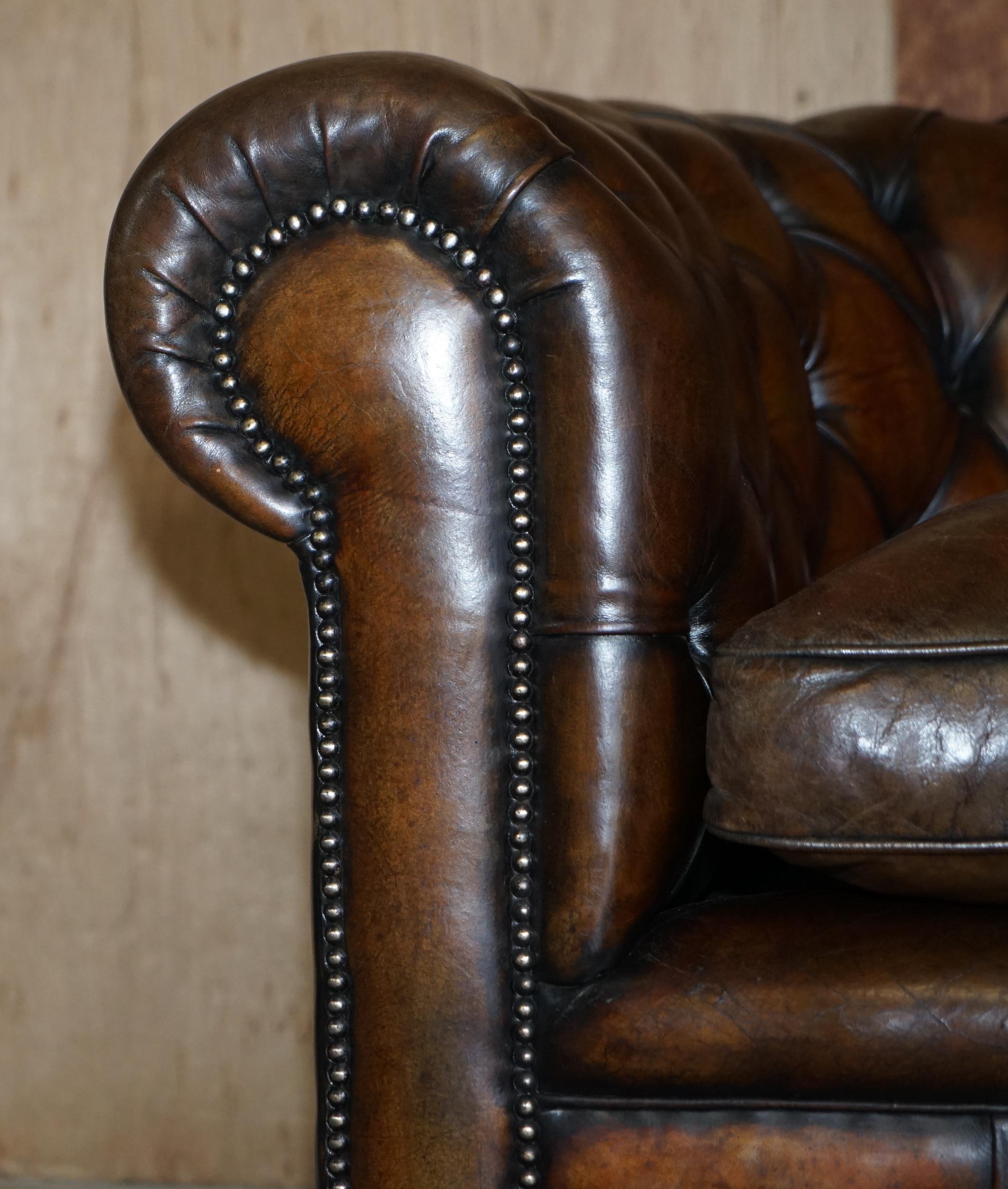 Stunning Antique Fully Restored Cigar Brown Leather Chesterfield Sofa Walnut For Sale 3