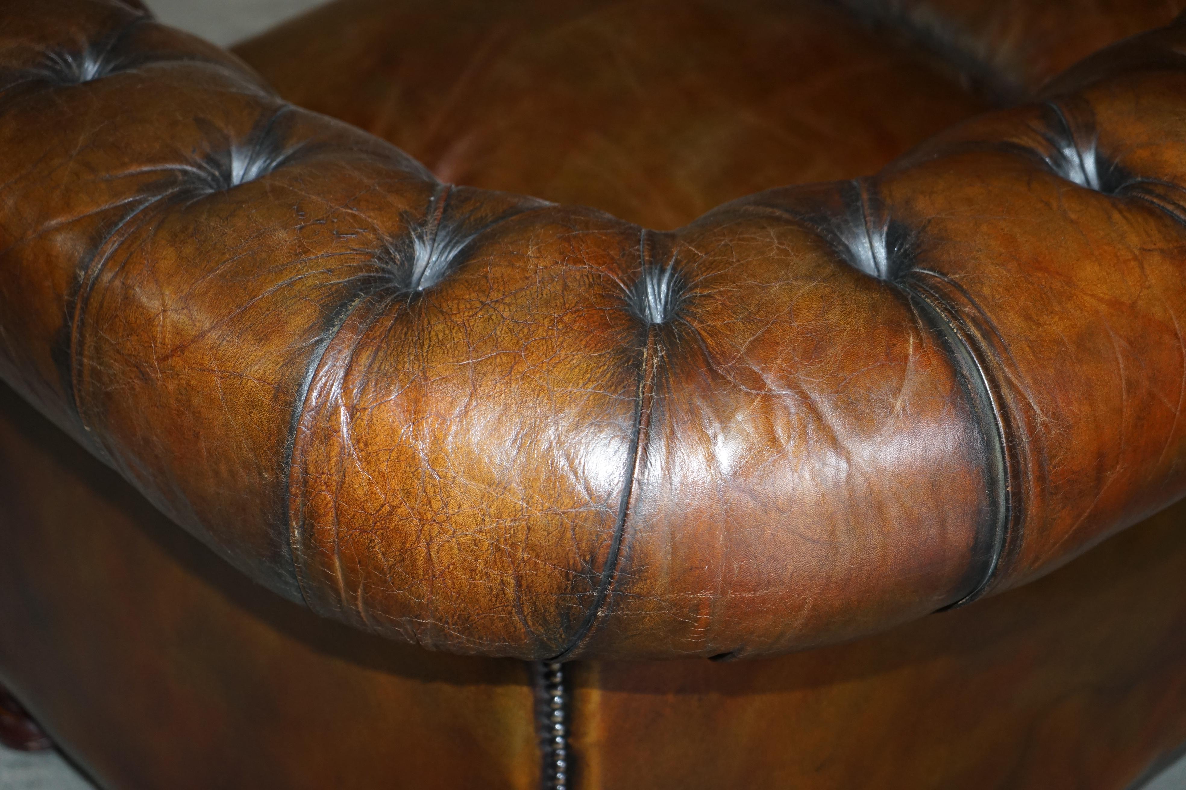 Stunning Antique Fully Restored Cigar Brown Leather Chesterfield Sofa Walnut For Sale 10