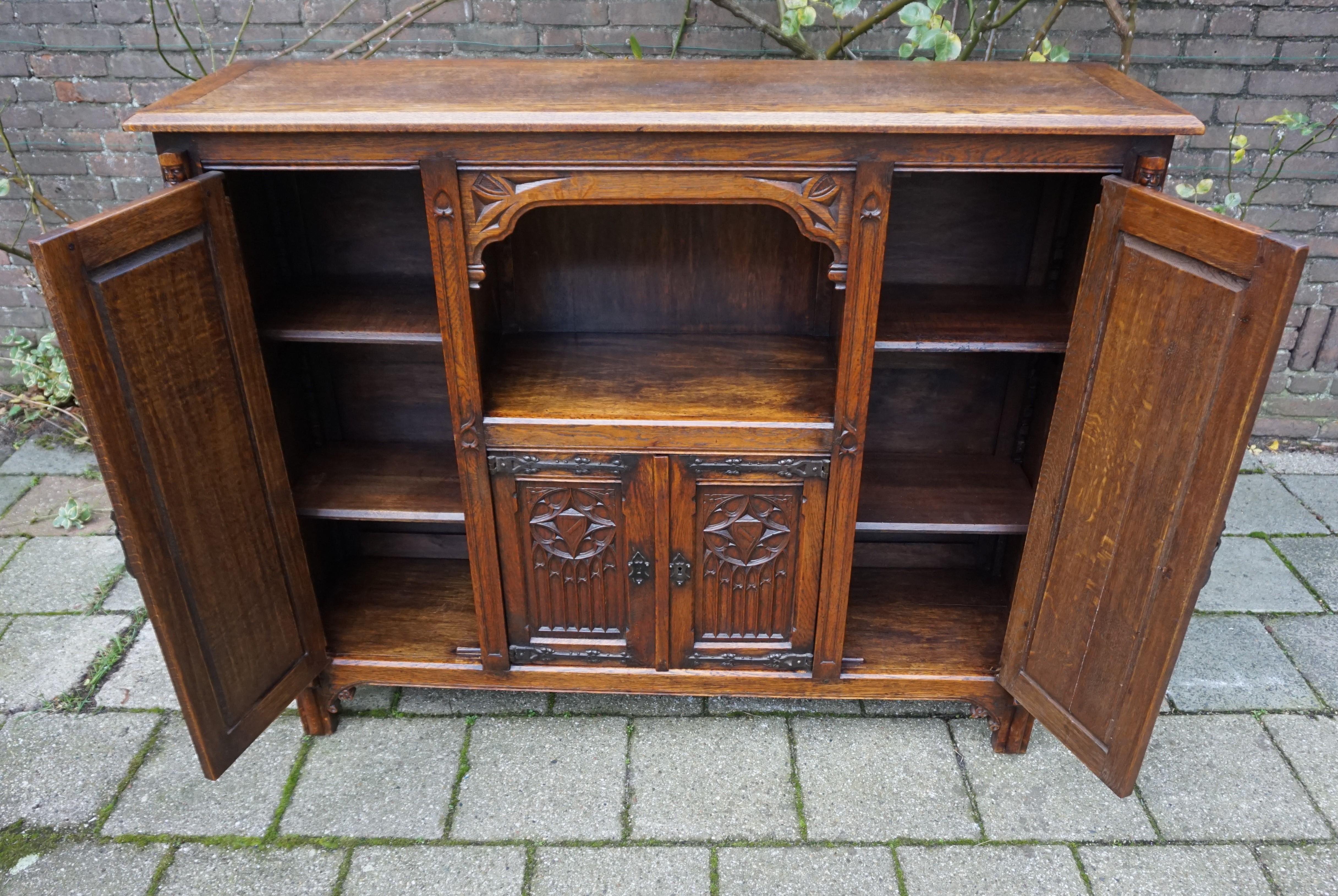 Stunning Antique Gothic Revival Hand Carved Bookcase / Sideboard /Drinks Cabinet 7