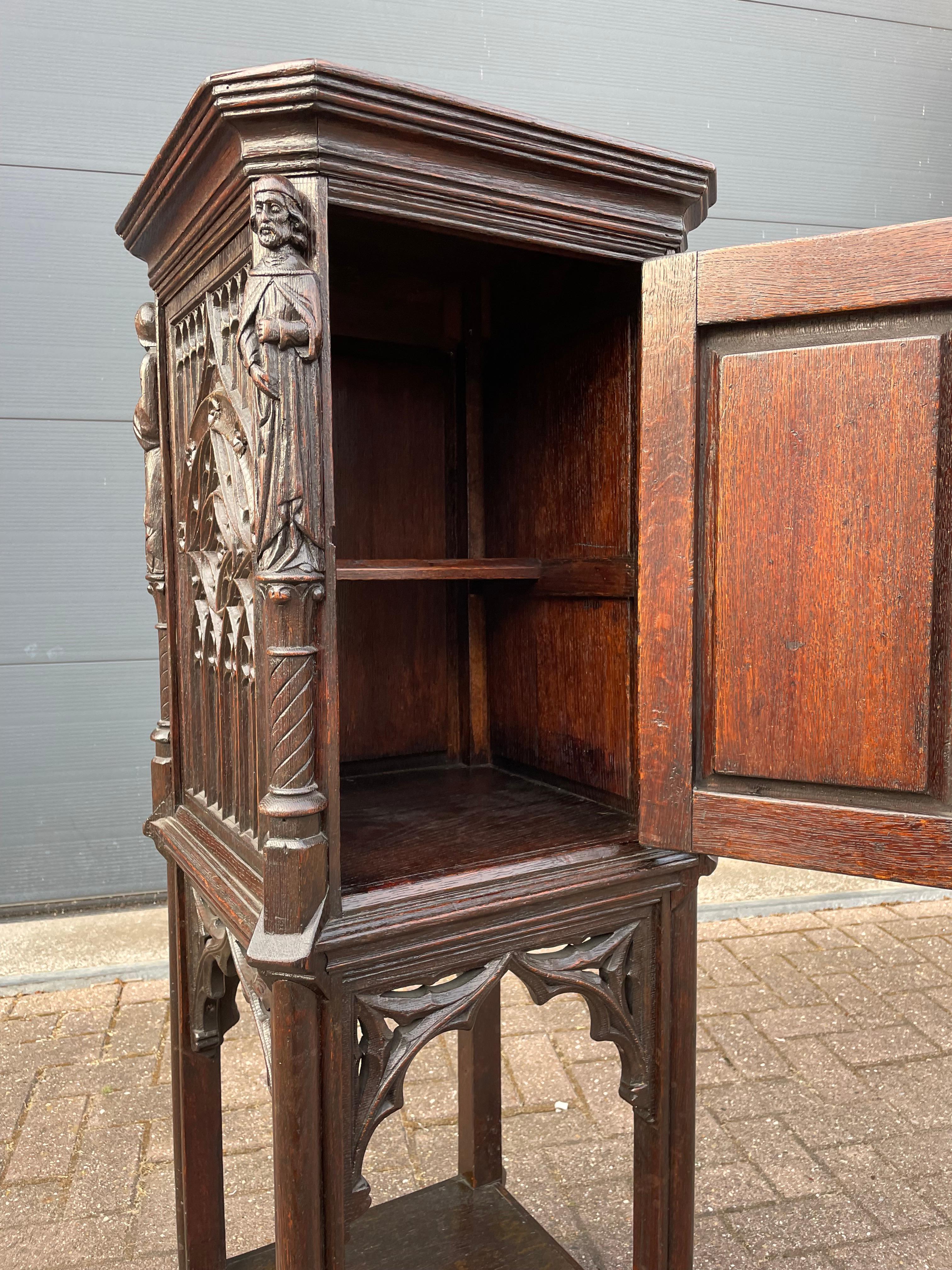 Stunning Antique Gothic Style Dark Oak Cabinet w. Handcarved Medieval Sculptures For Sale 7