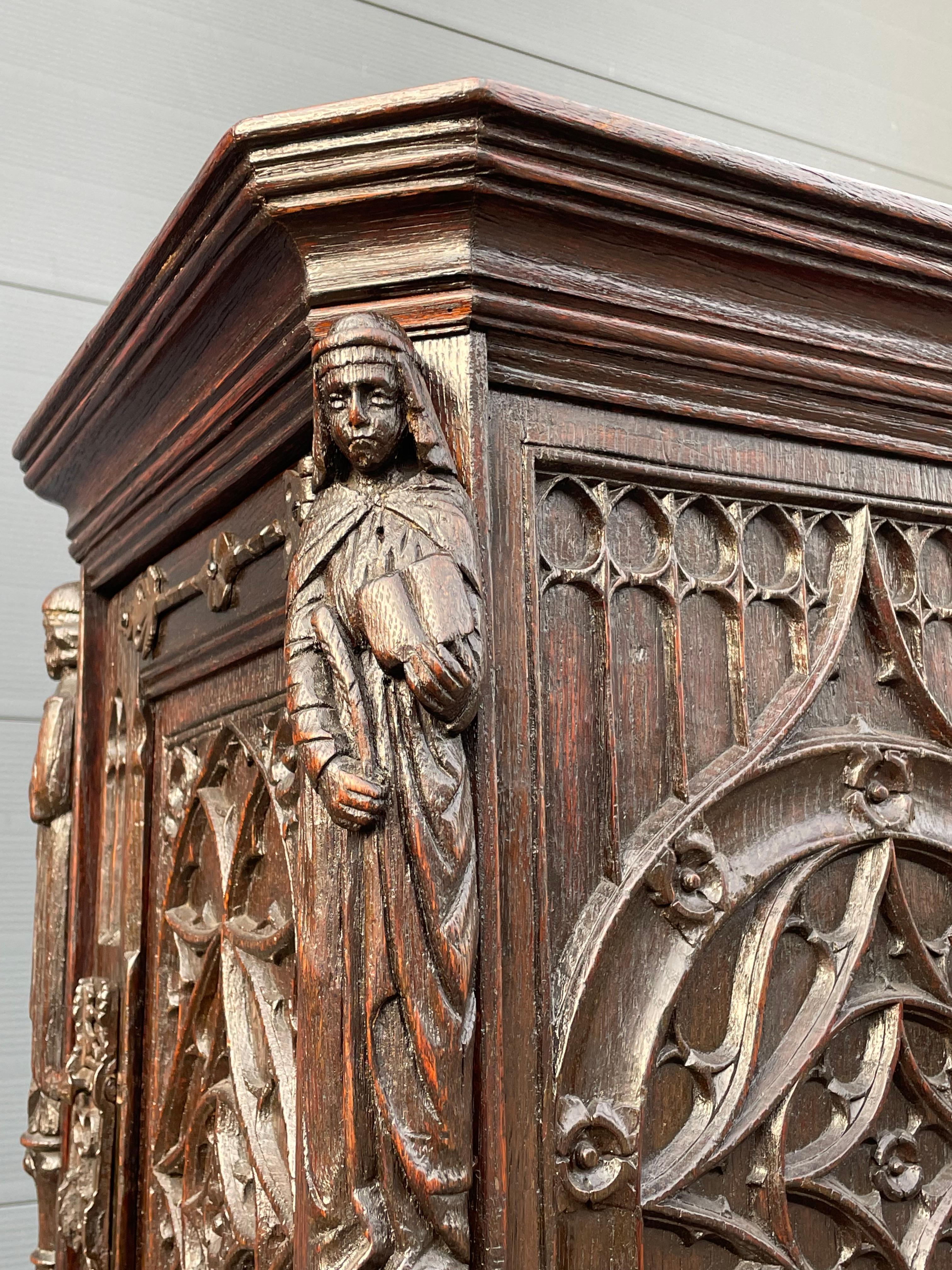 Stunning Antique Gothic Style Dark Oak Cabinet w. Handcarved Medieval Sculptures For Sale 2
