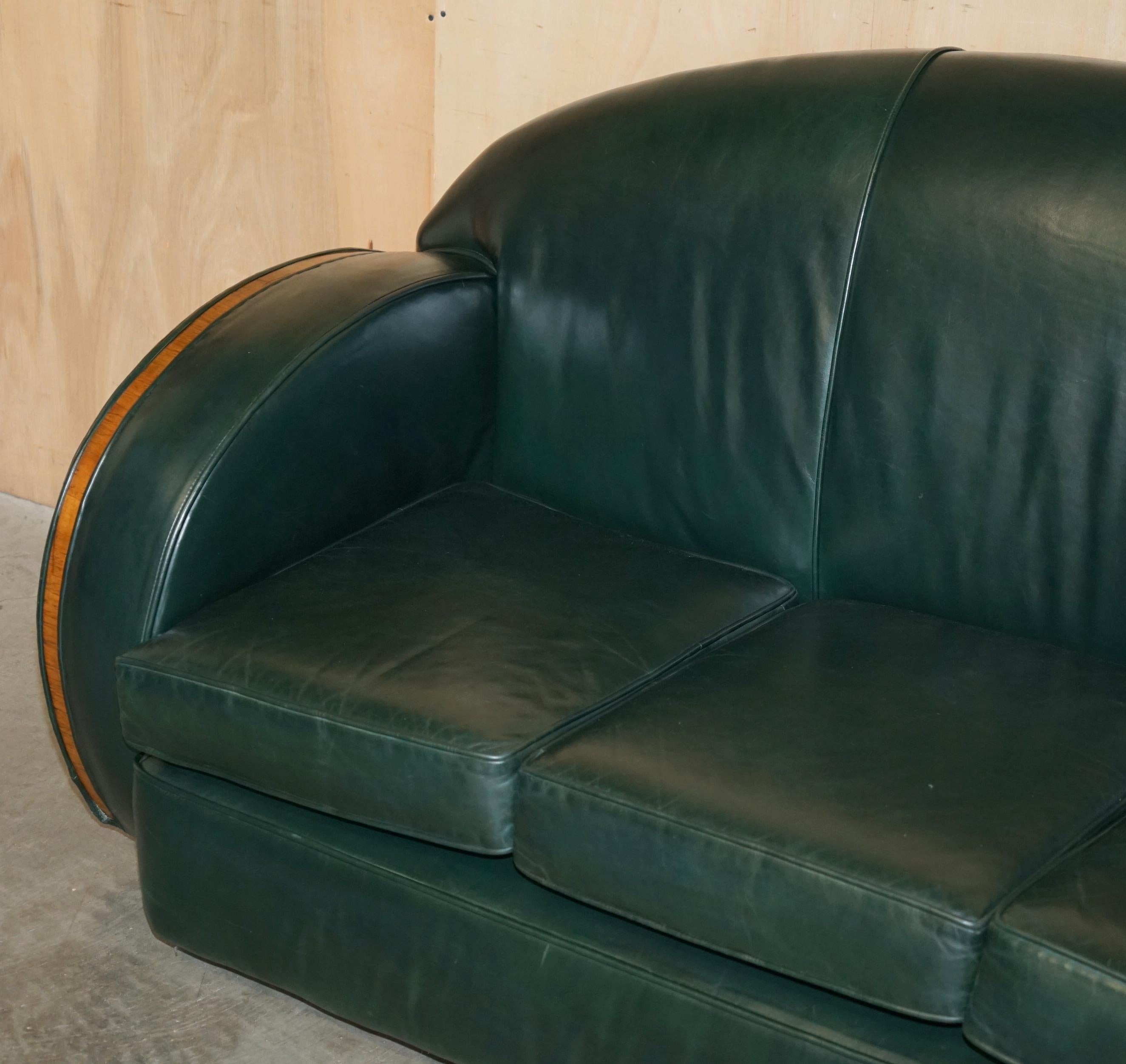 STUNNING ANTiQUE GREEN LEATHER ART DECO SOFA & ARMCHAIR THREE PIECE SUITE For Sale 8