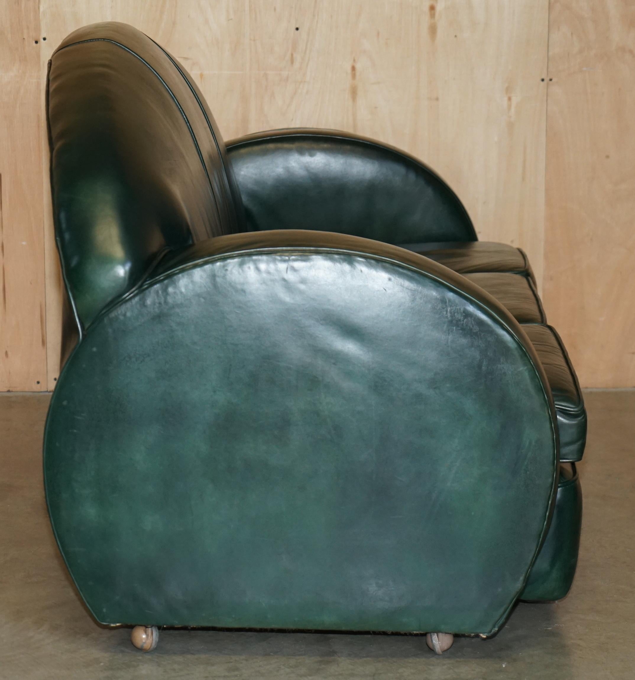 STUNNING ANTiQUE GREEN LEATHER ART DECO SOFA & ARMCHAIR THREE PIECE SUITE For Sale 11