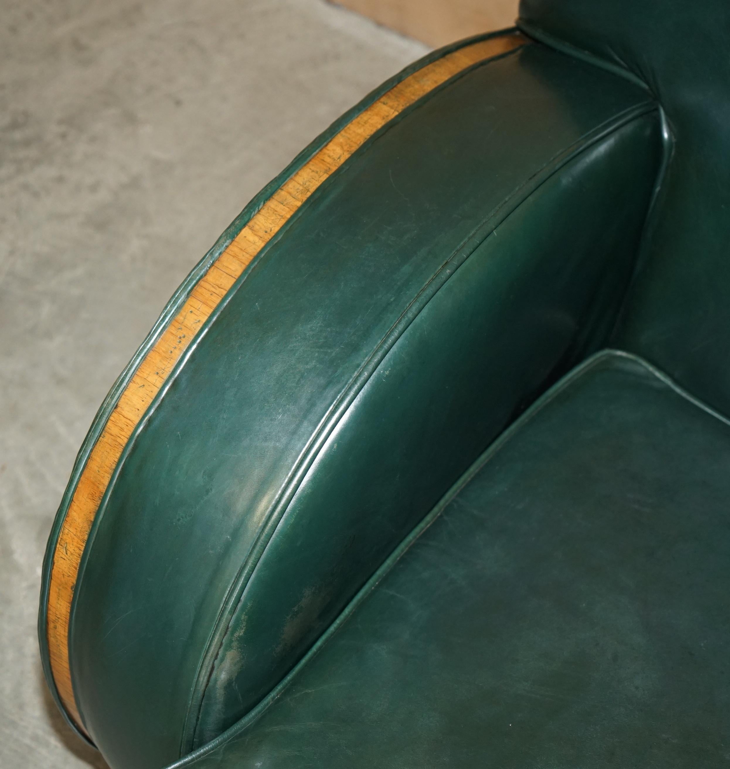 STUNNING ANTiQUE GREEN LEATHER ART DECO SOFA & ARMCHAIR THREE PIECE SUITE In Good Condition For Sale In West Sussex, Pulborough