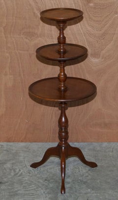 Stunning Antique Hardwood Three Tiered Whatnot Side End Lamp Wine Table